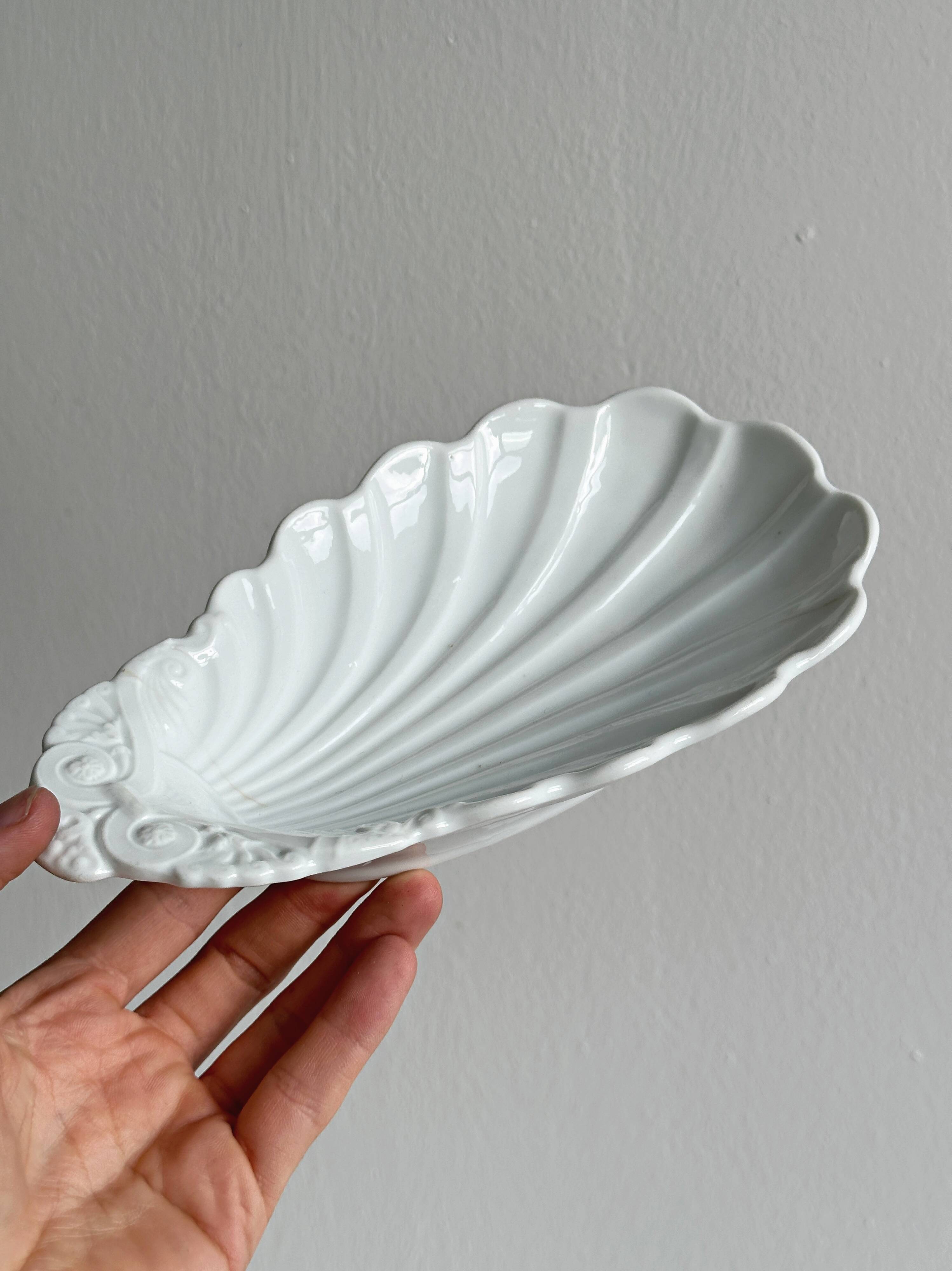 White ceramic shell bowl