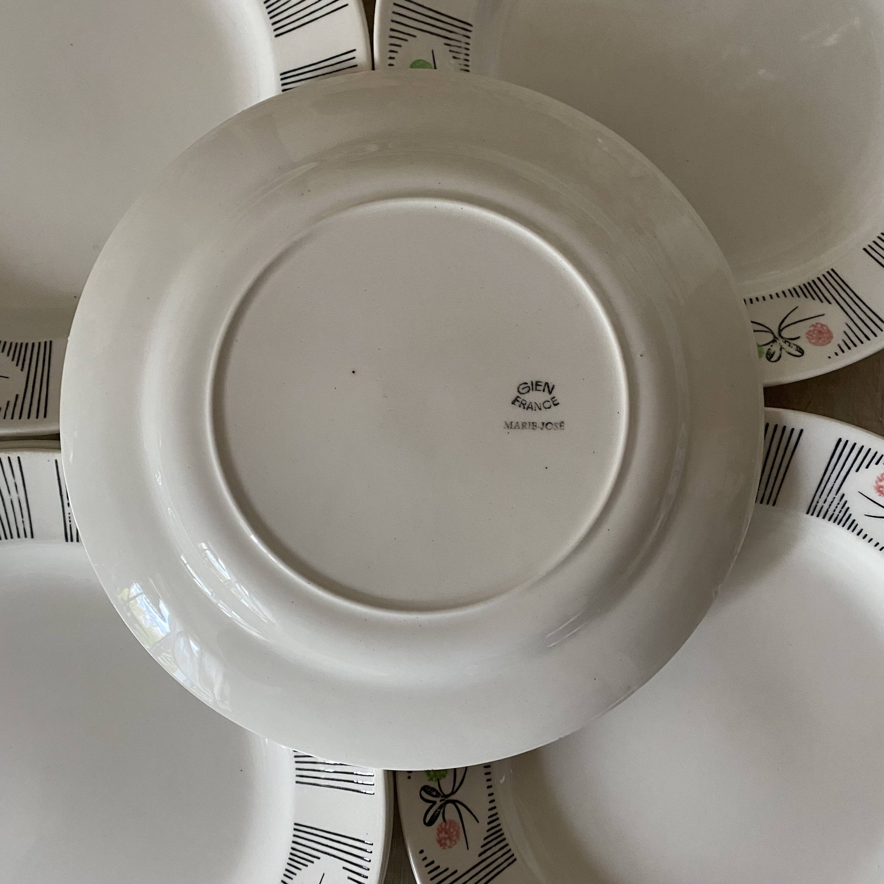 Gien flat plates, Marie José model from the 60s