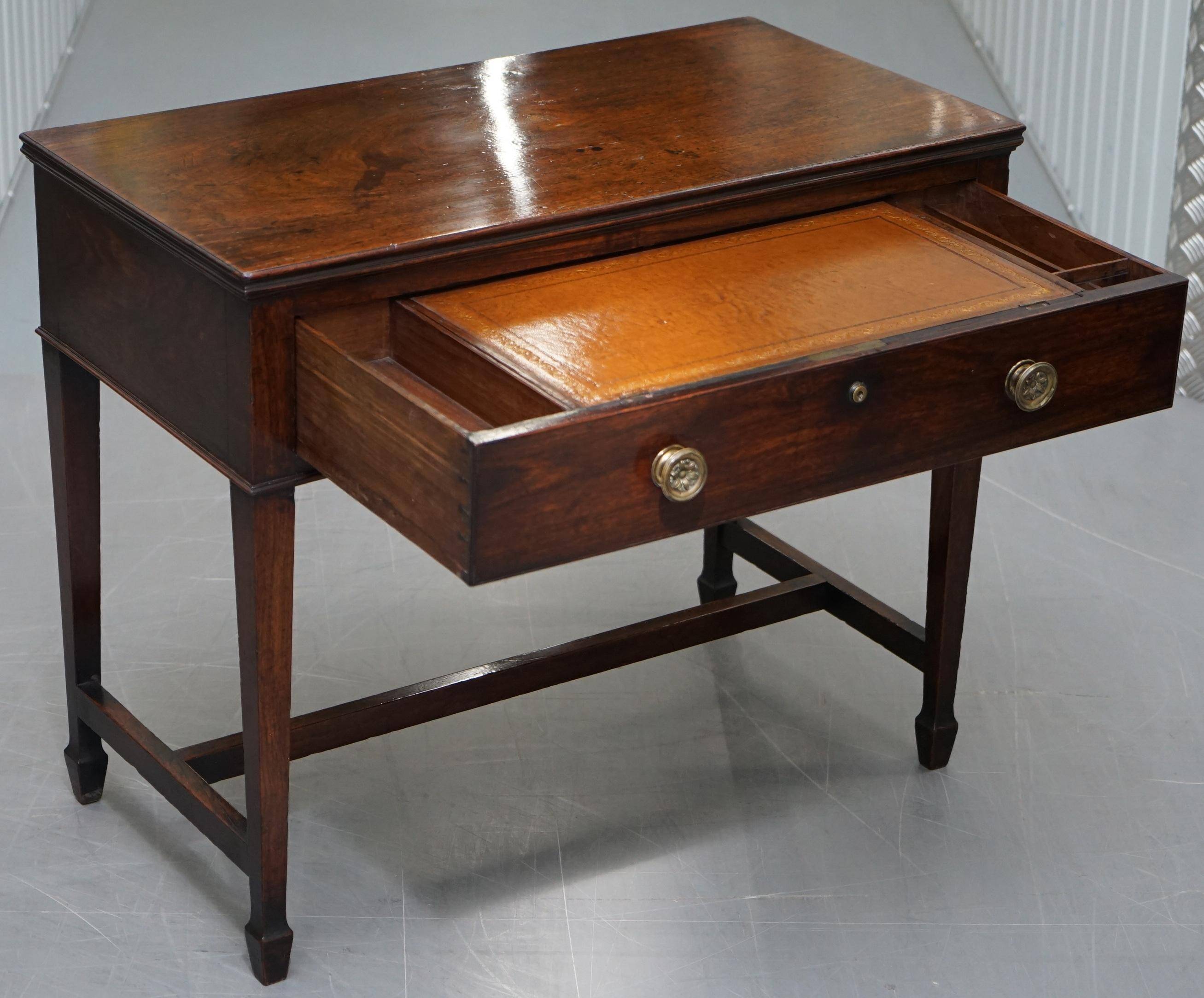 Library secretary George III in Cuban mahogany by Gillows, circa 1790.