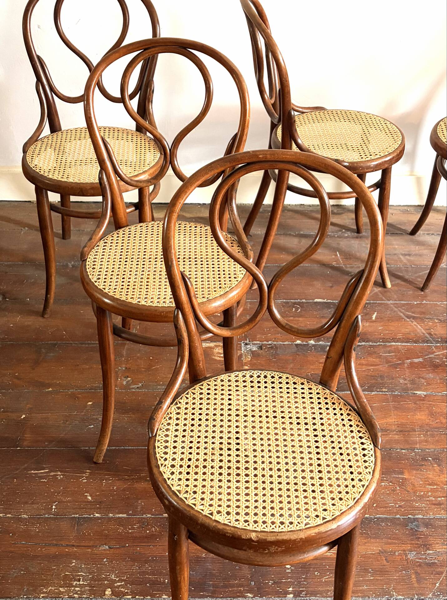 Set of 5 antique Thonet dining chairs model 20, ca. 1890.