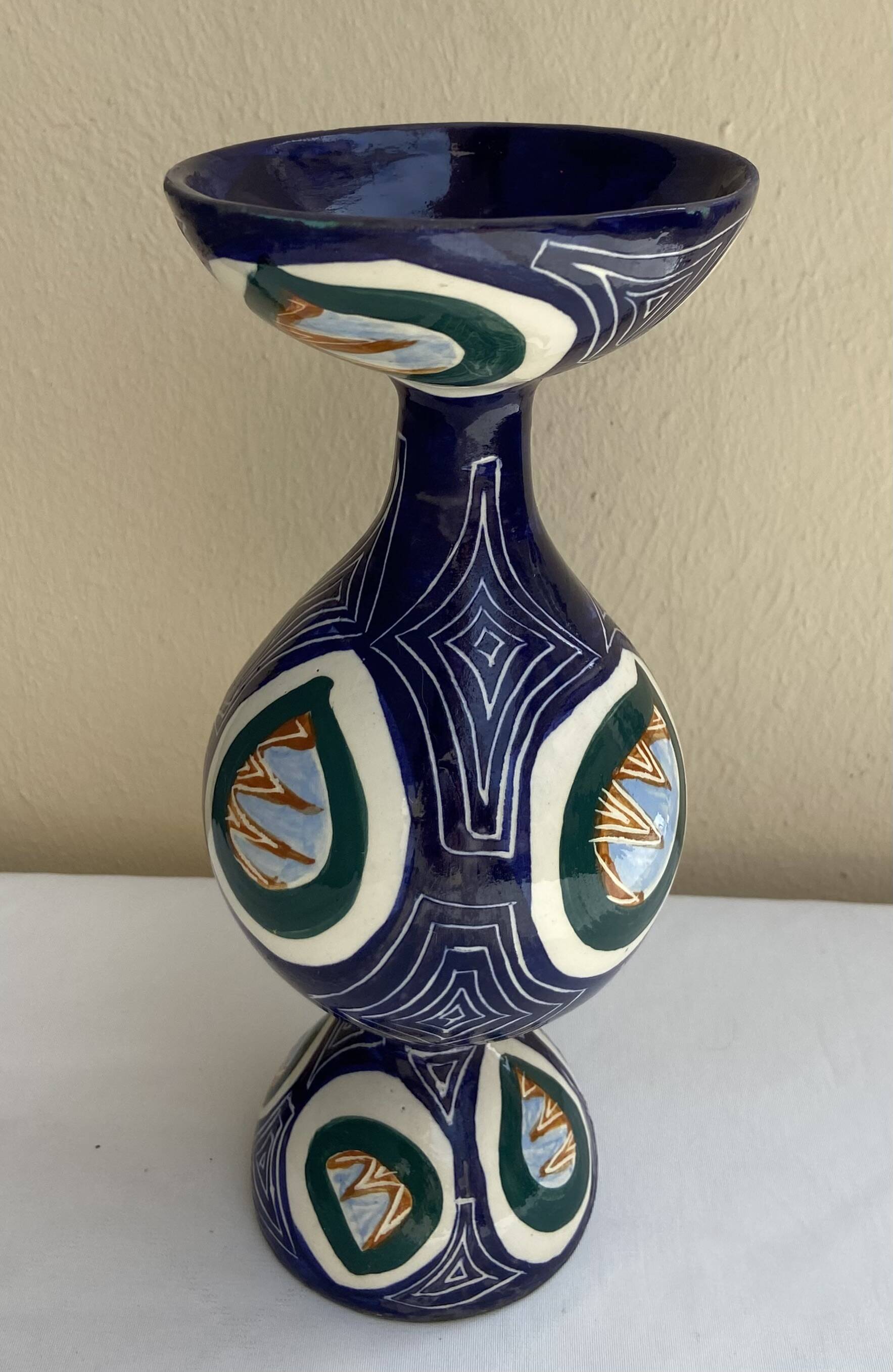 Ceramic vase by Gabrielle Mackiewicz
