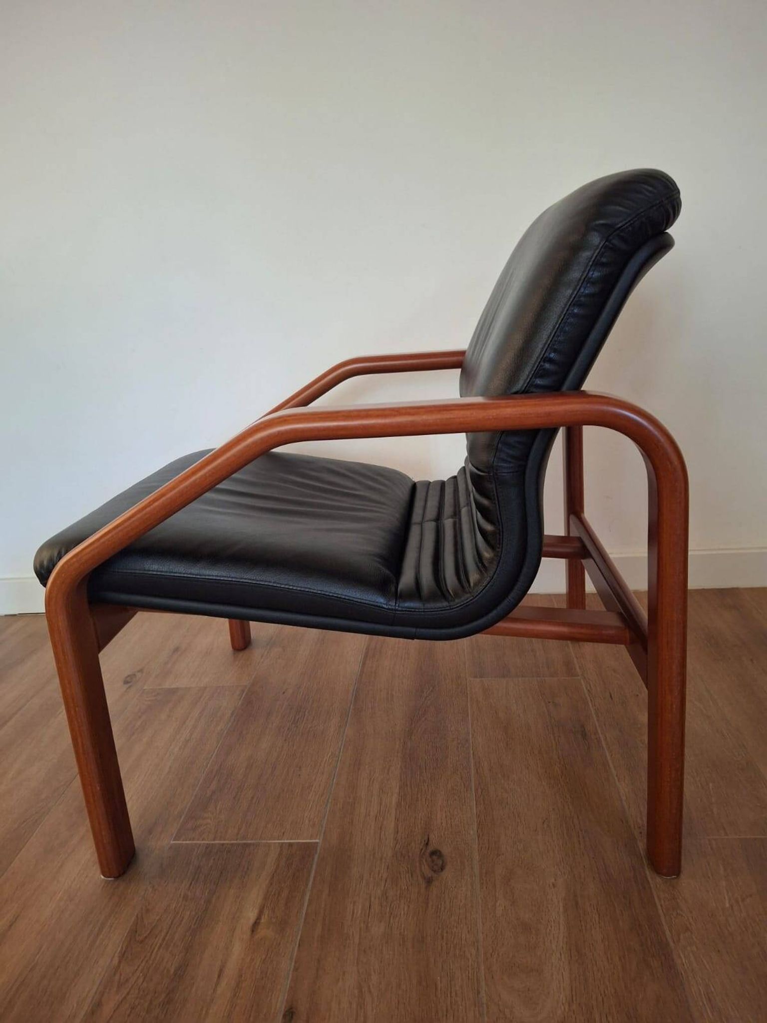Paire de fauteuils Italie années 90