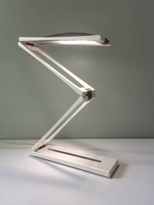 Italian desk lamp "Chain" by Ilaria Marelli for Nemo