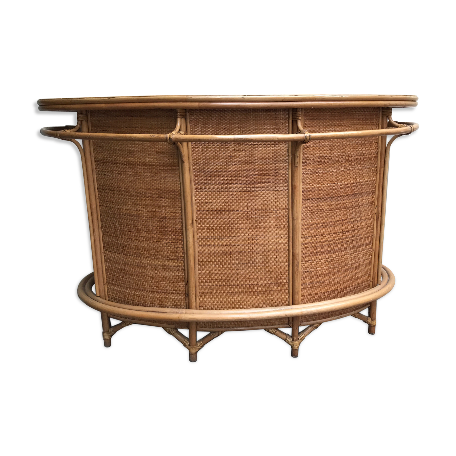 Vintage rattan bar