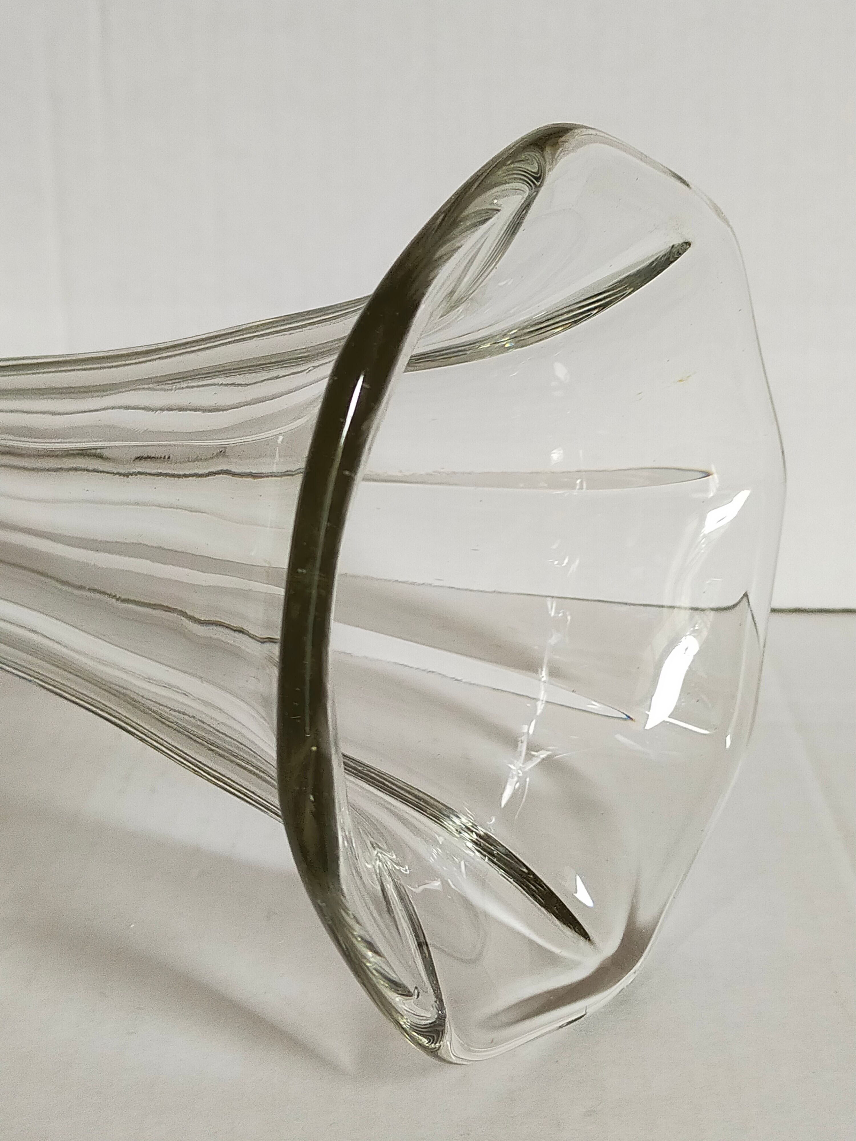 Art-Deco high foot vase in molded crystal early twentieth century