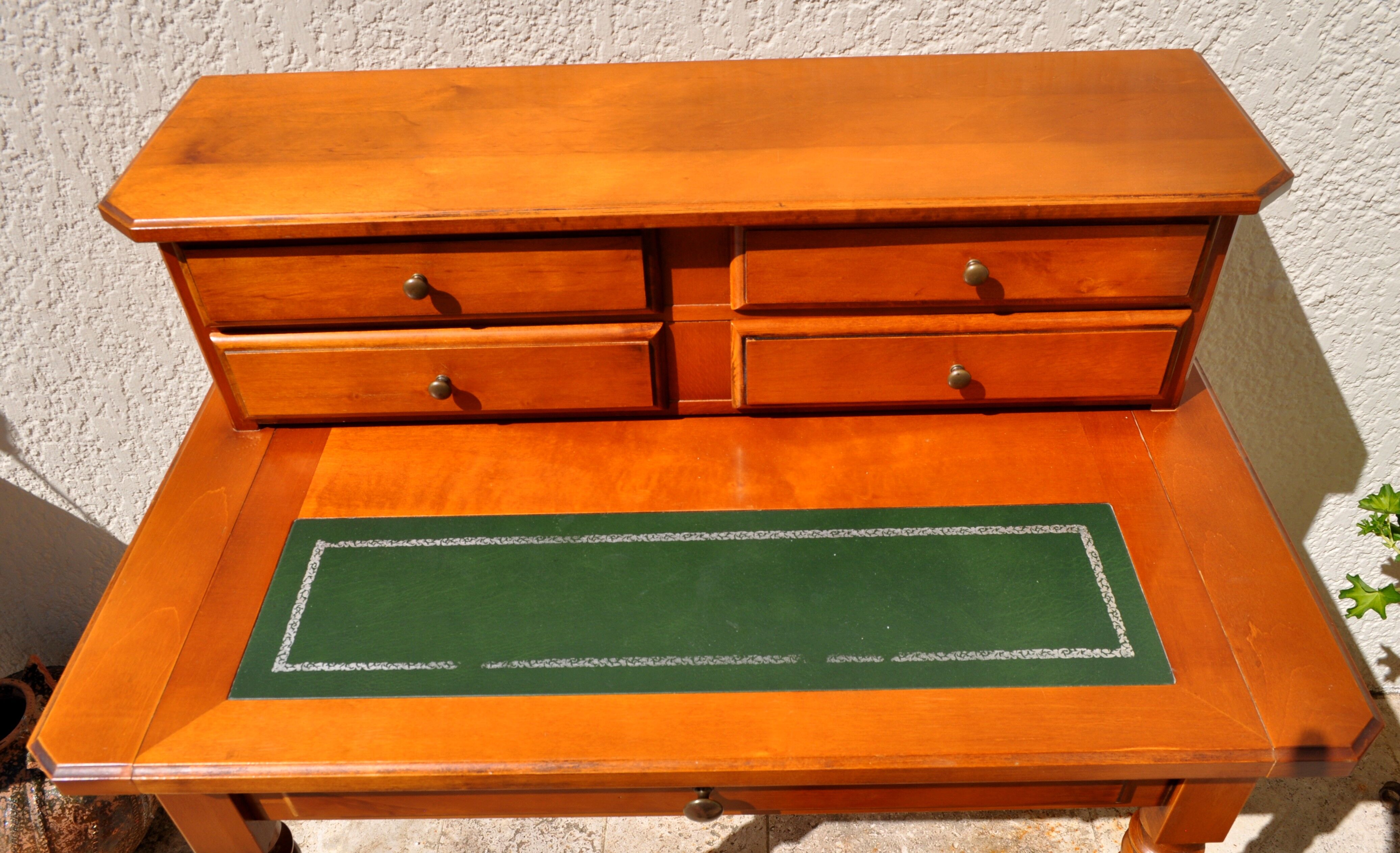 Drawer writing desk