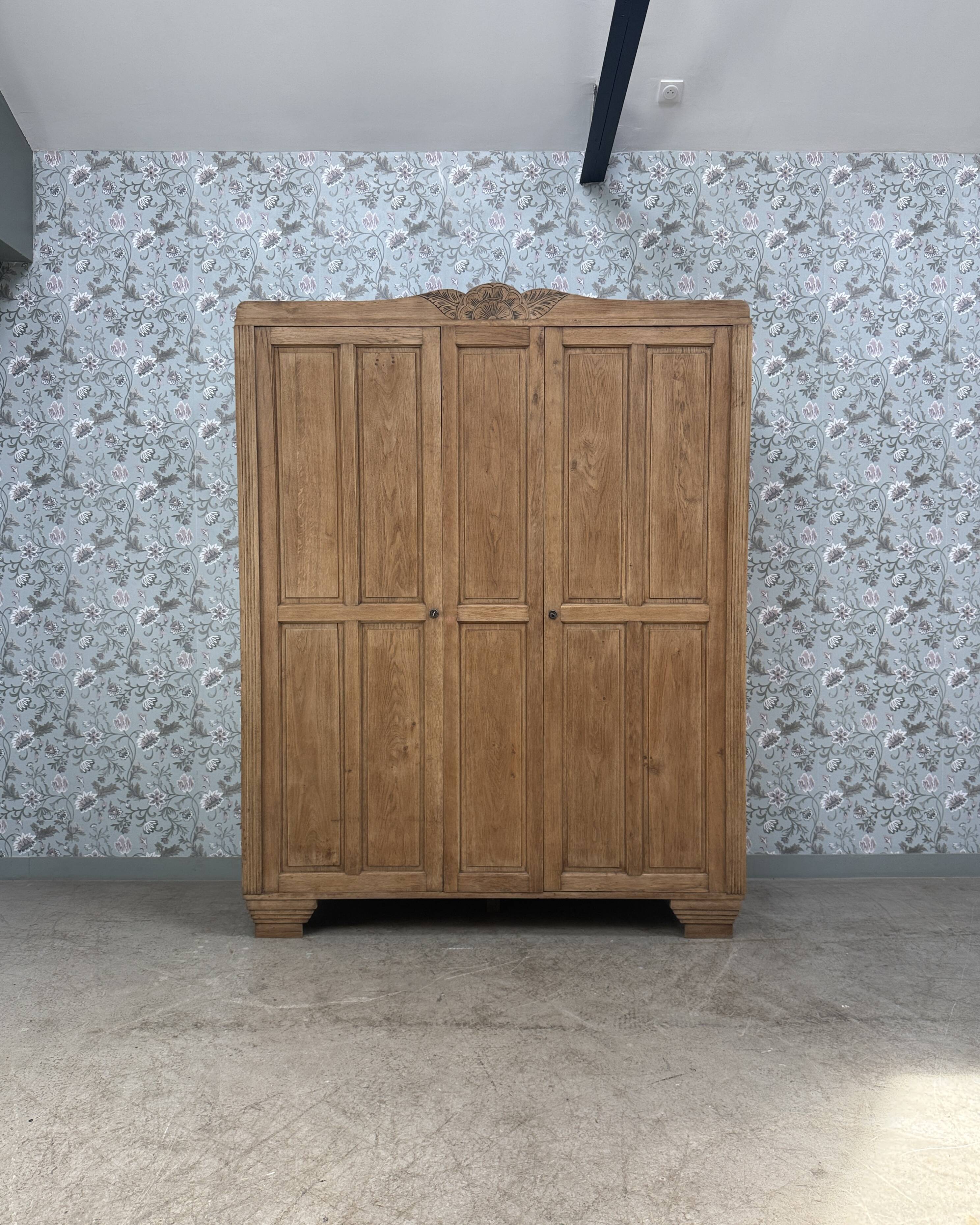 Grande armoire Art Dévo en chêne massif (rénovée)