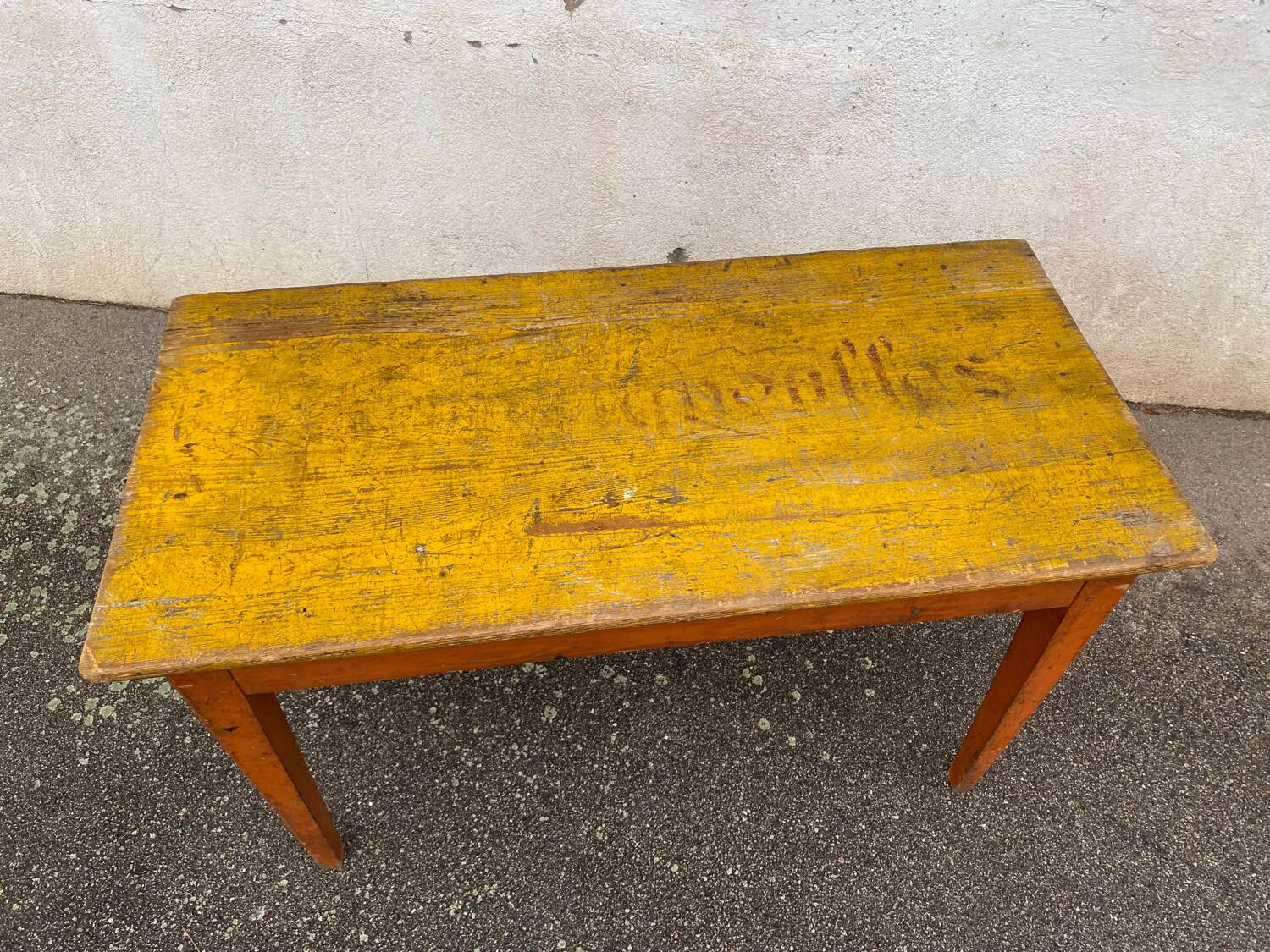 Champigneulles brasserie table