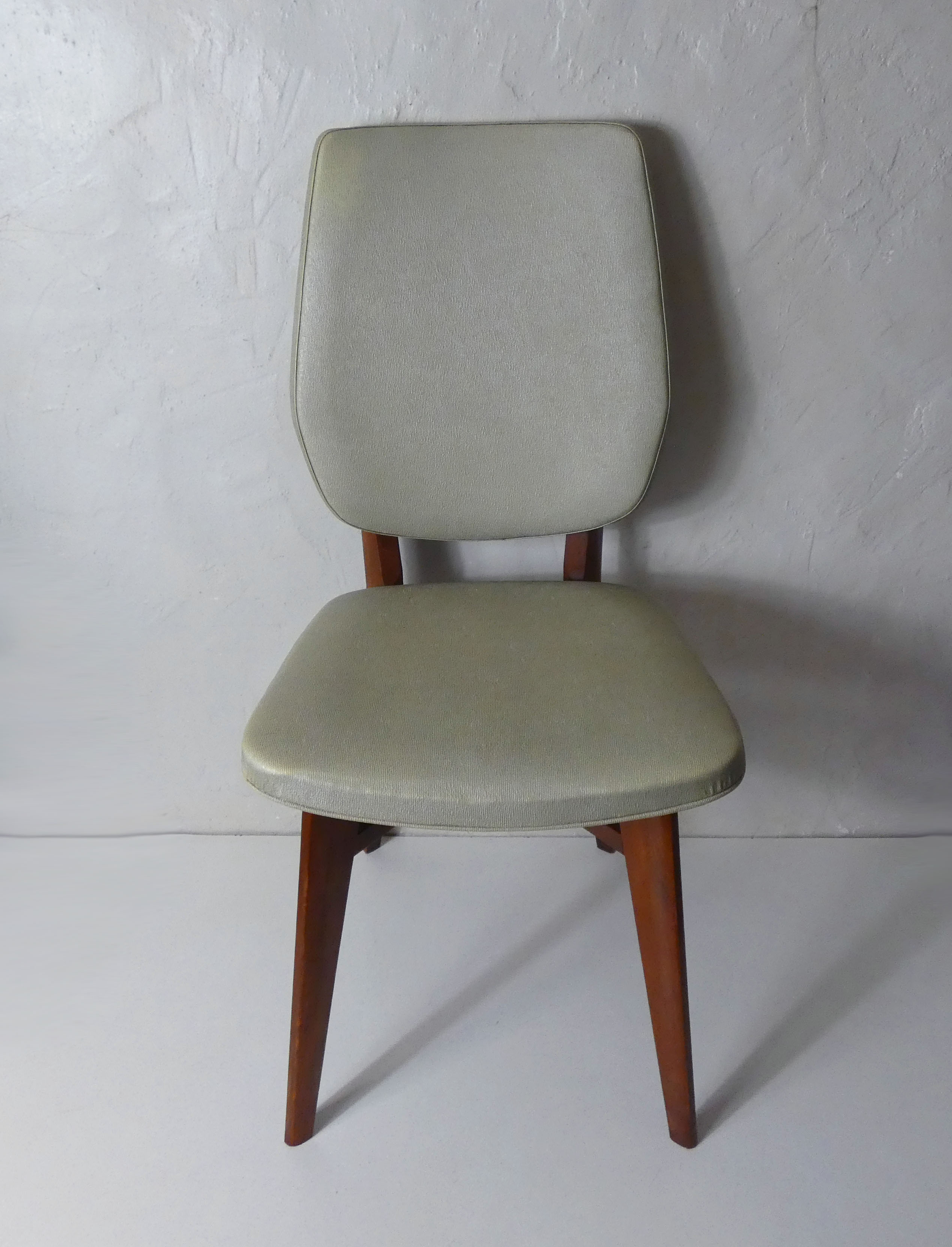 Vintage office chair with compass legs