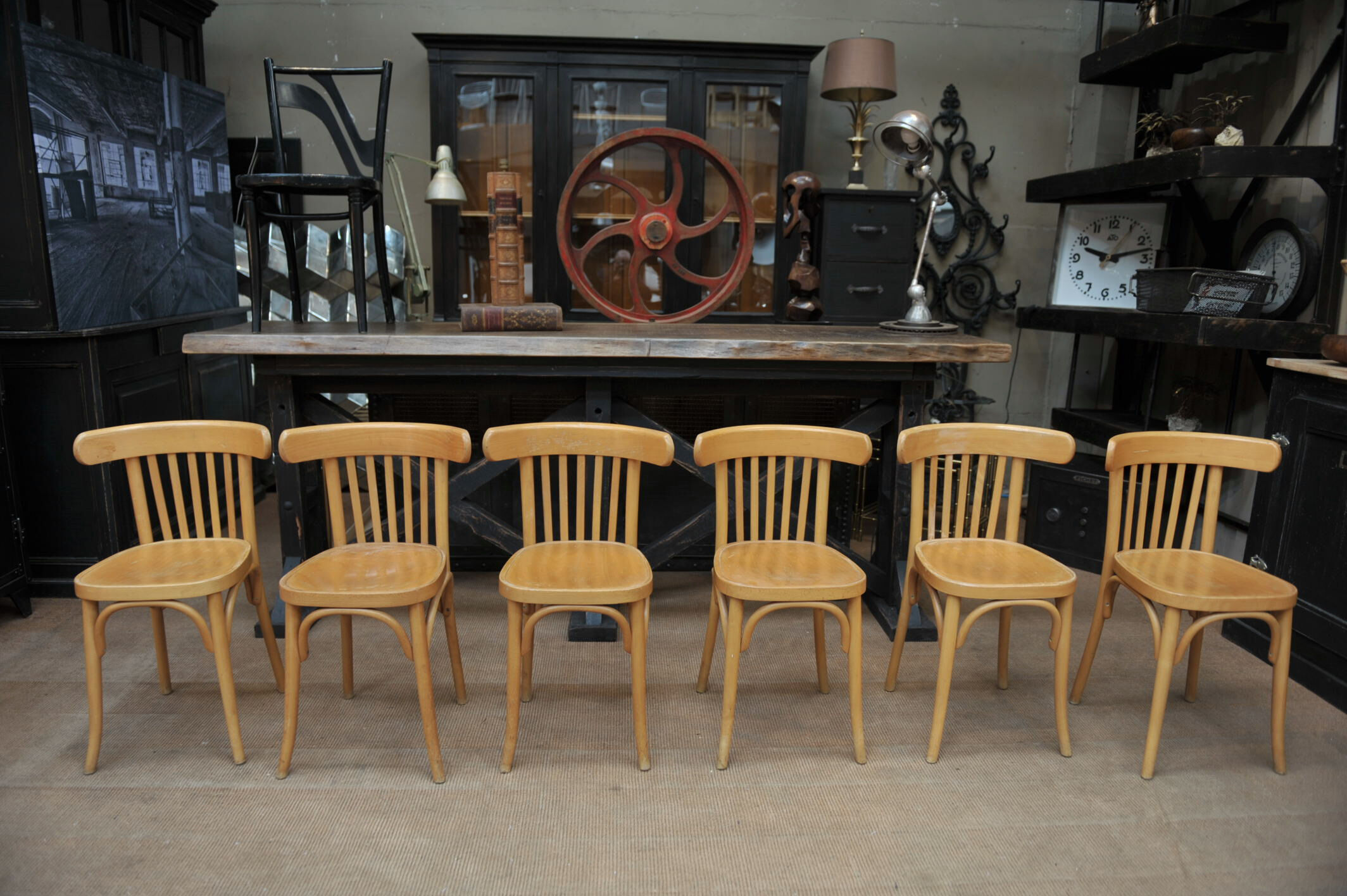 Lot de 6 anciennes chaises bistrot en hêtre courbé des années 1950