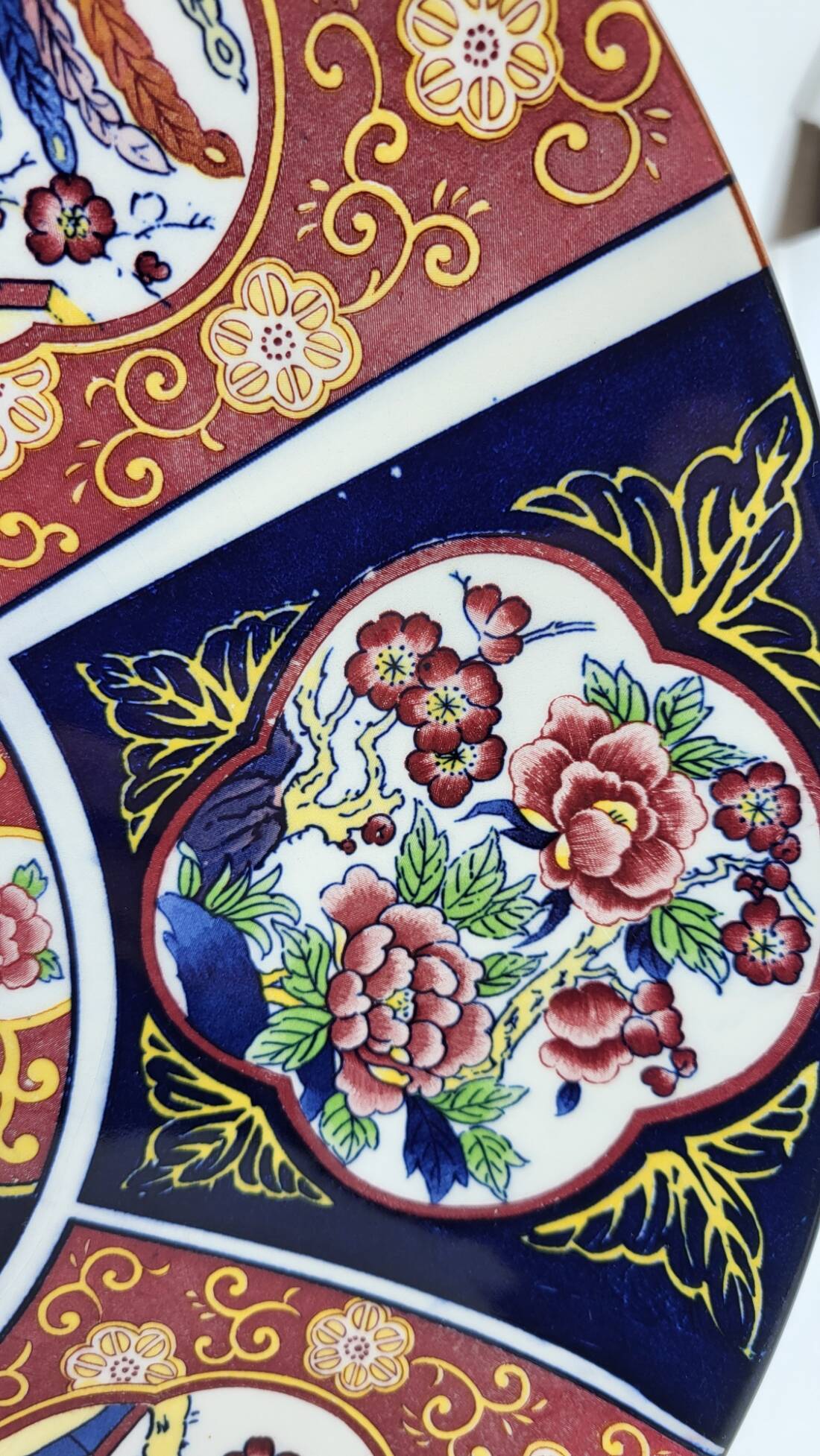 Large Chinese dish signed in Imari porcelain decorated with peacocks and flowers 1970 Vintage