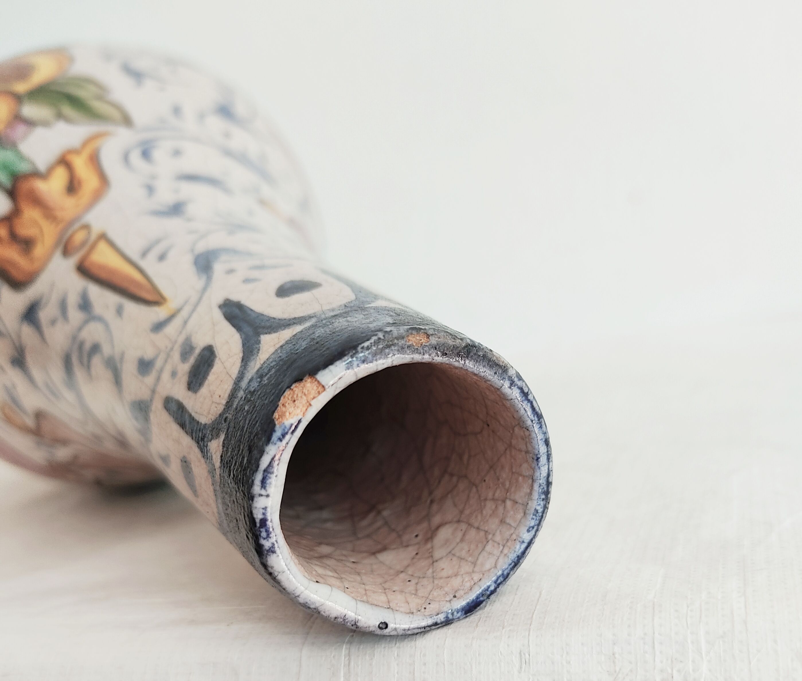 Italian ceramic vase decoration coat of arms and fruits