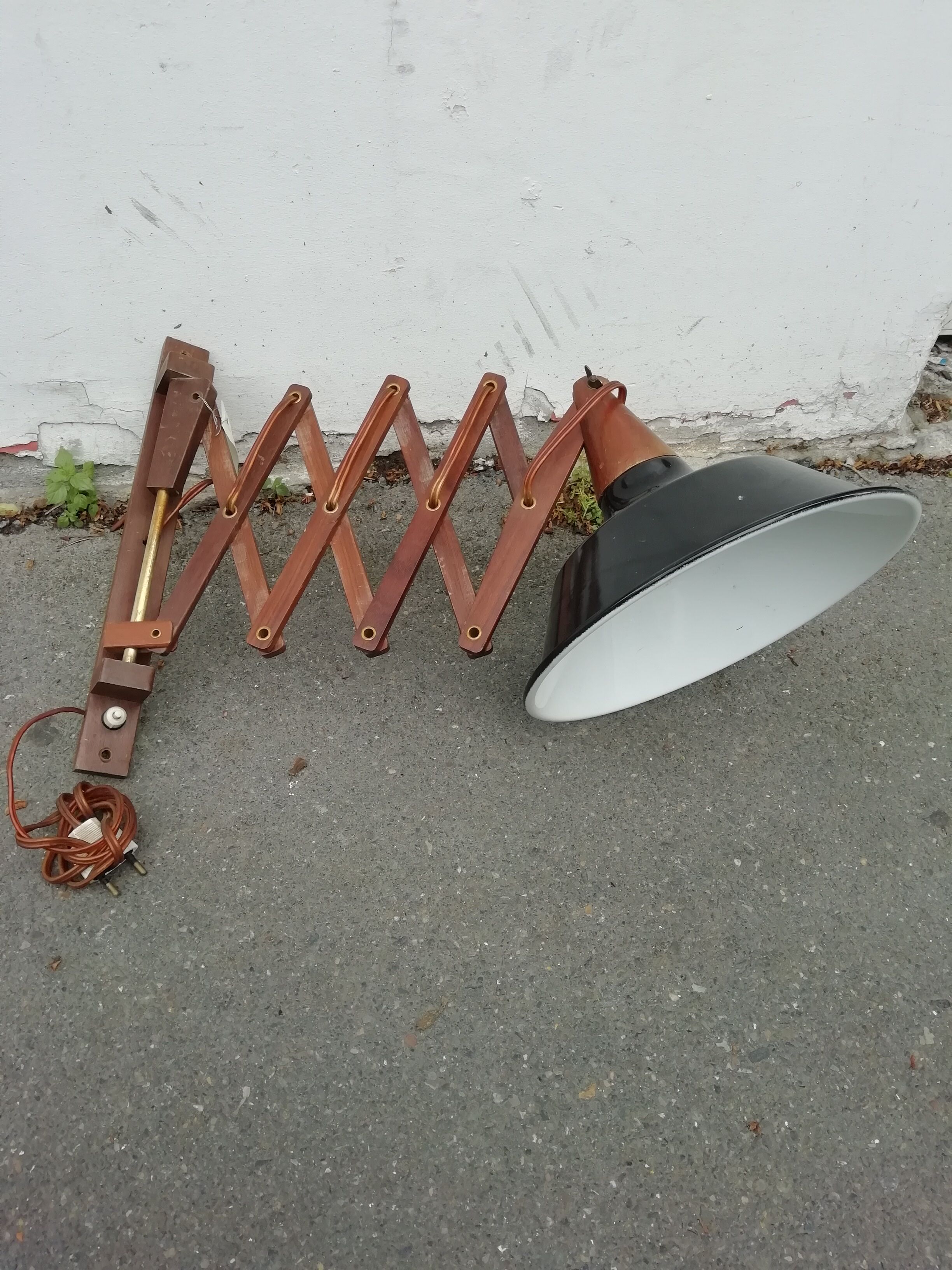 Wooden accordion sconce