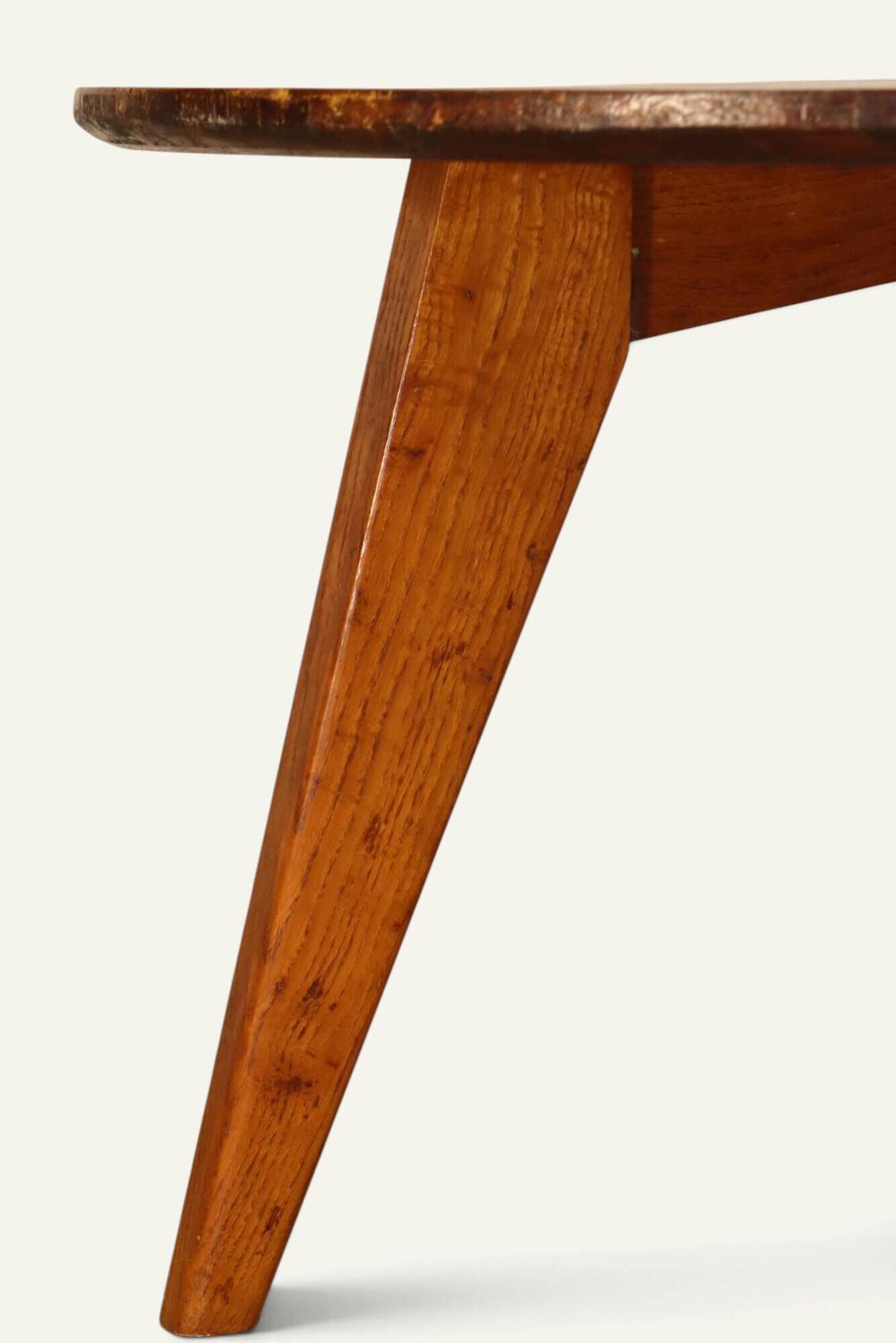 Tripod coffee table in oak, 1950s.