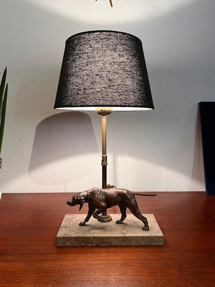 Vintage bronze hunting dog table lamp, marble base and brass tube