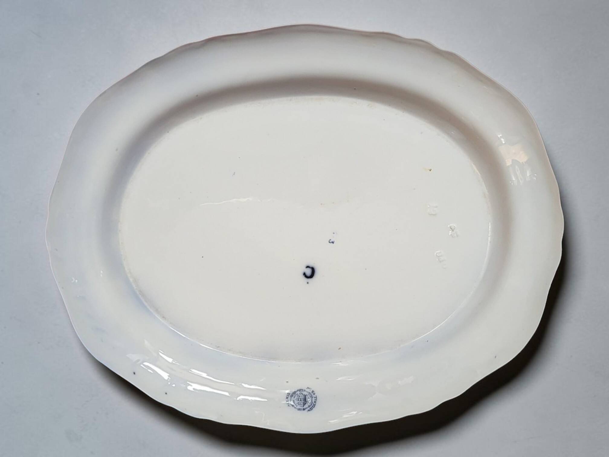 2 plats "Alexis" en porcelaine Adderleys