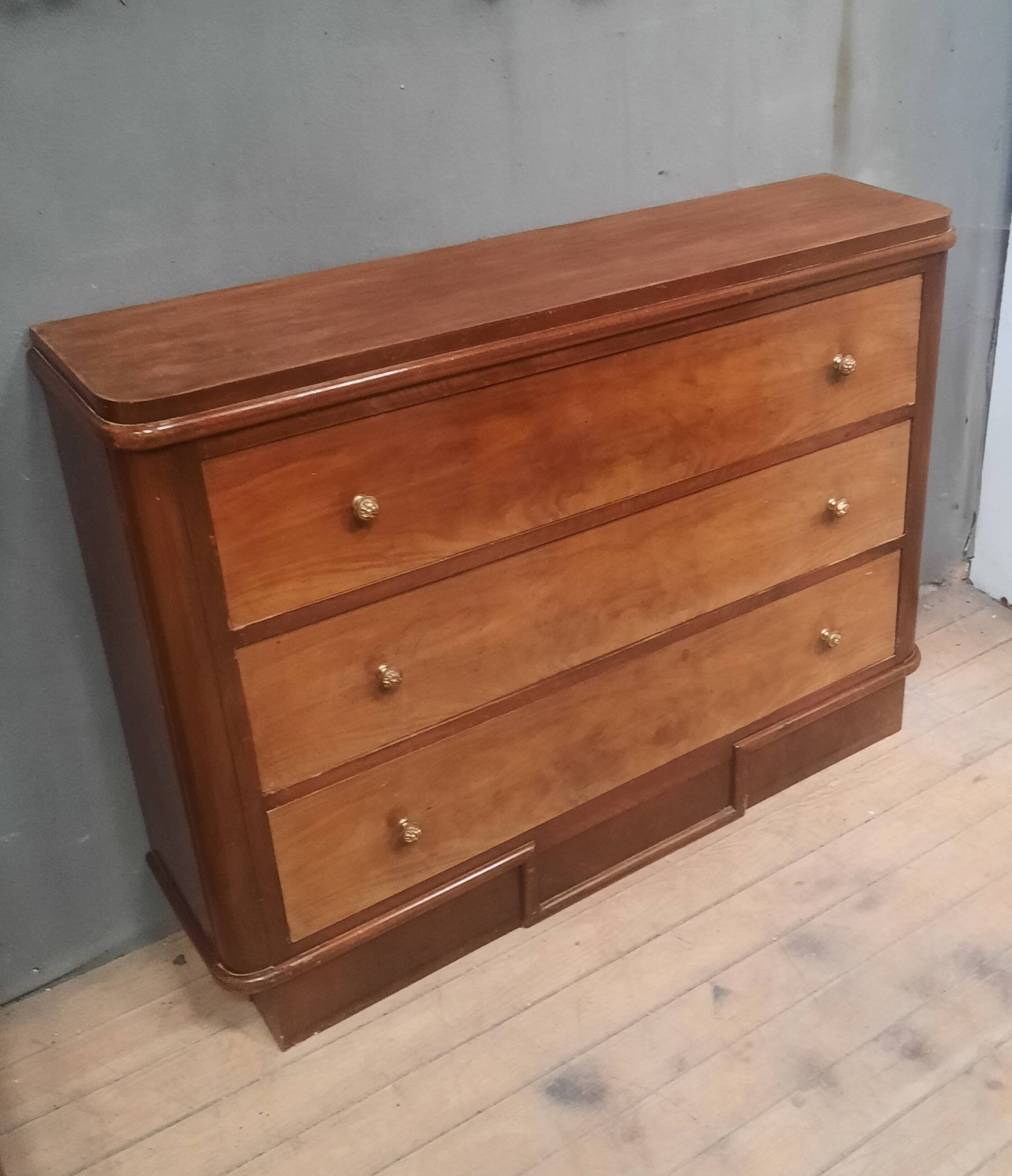 Commode en plaquage  des années 1930