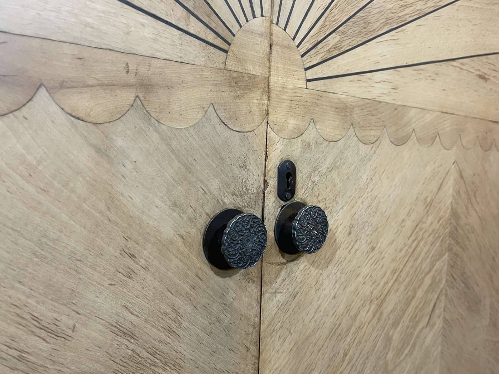 Penderie anglaise art déco en noyer des années 1930