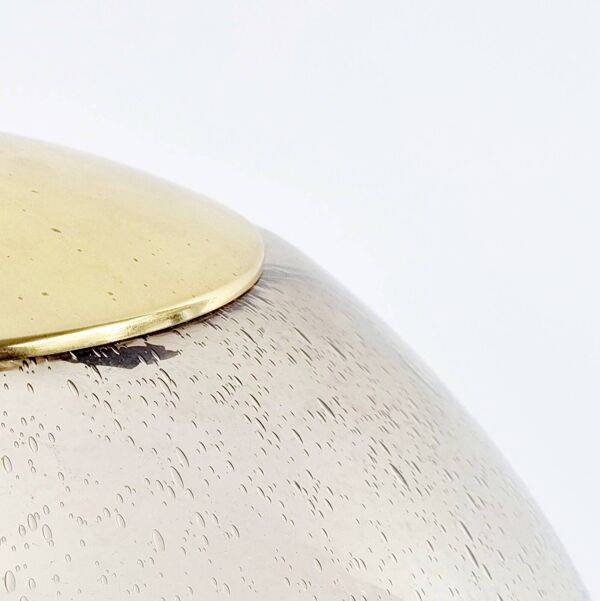 Suspension/plafonnier sphérique en verre fumé à bulles d'air, grand modèle, style milieu du XXe siècle, provenant de Limbourg, Allemagne, années 1970