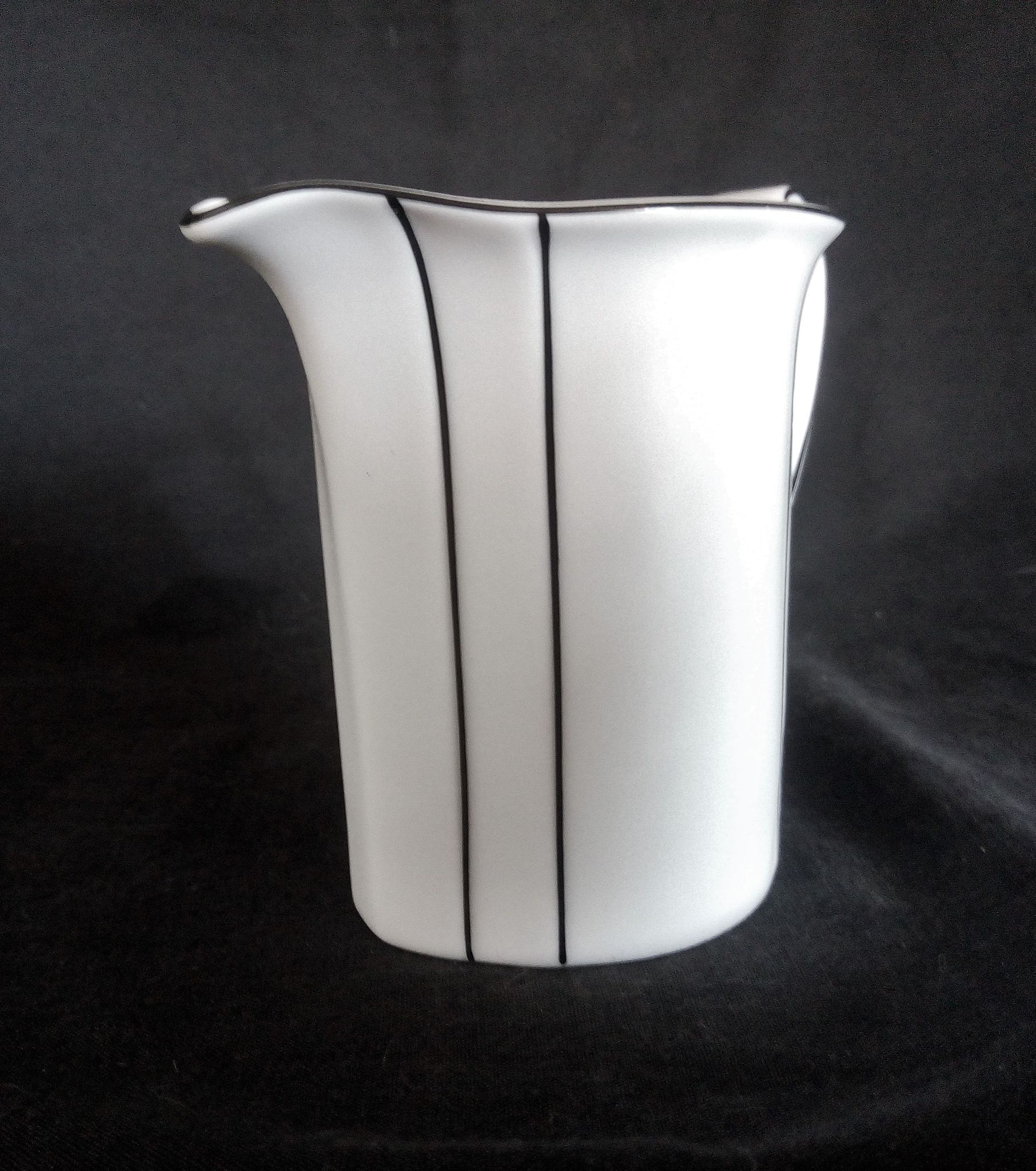 Art Deco coffee service for 6 people in porcelain Winterling Marktleuthen Bavaria (22 pieces)