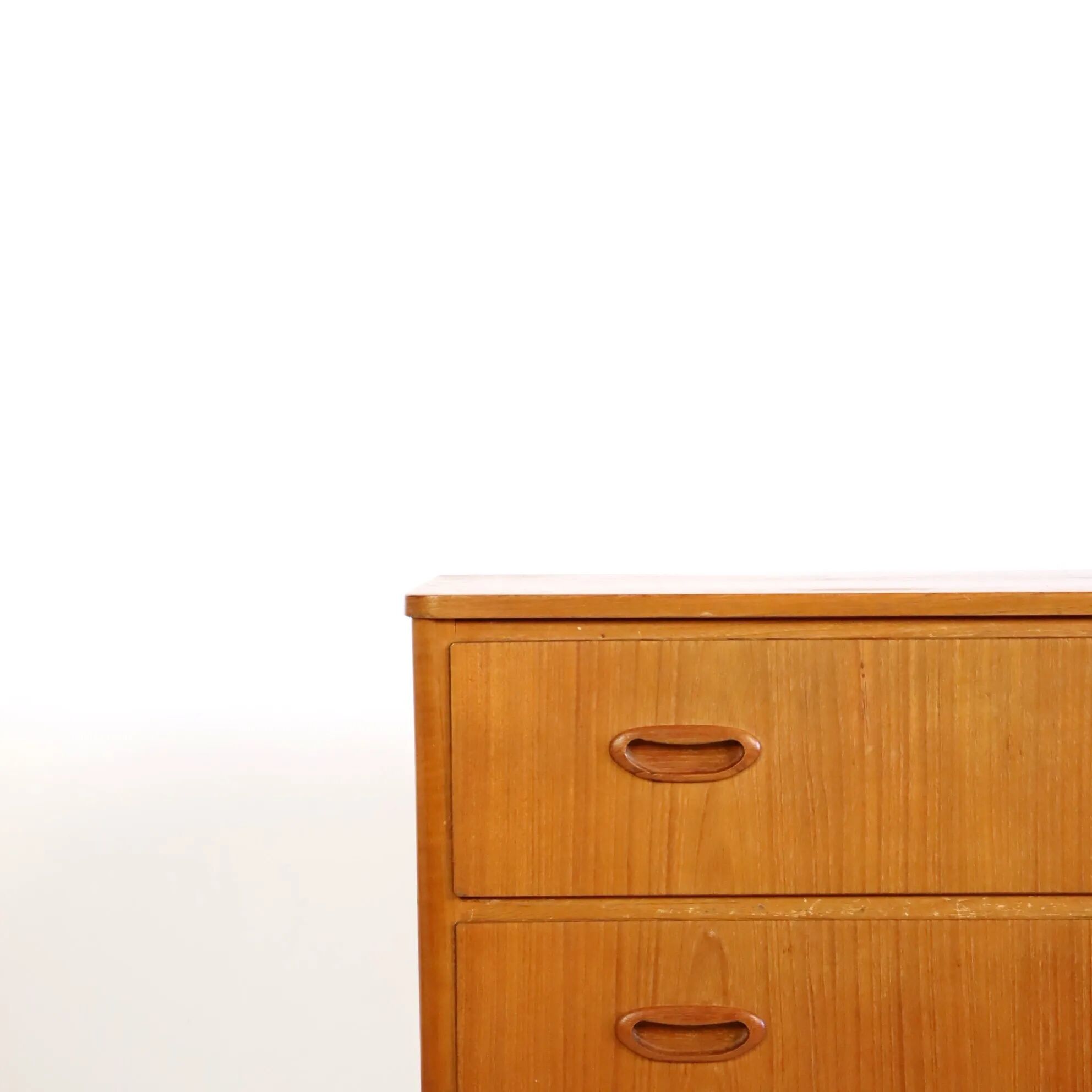 Commode en teck trois tiroirs