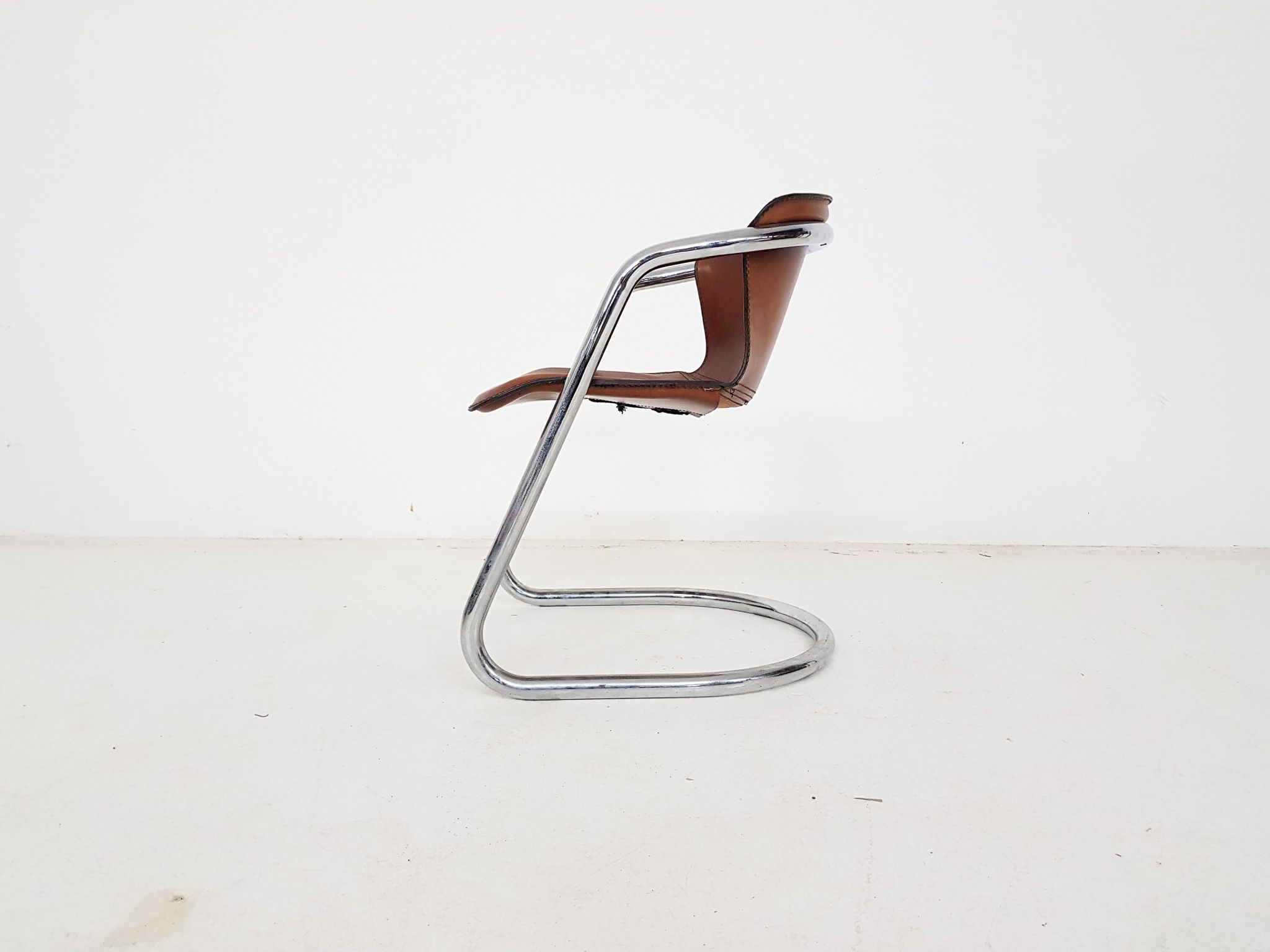 Fauteuil en cuir brun pour Cidue, Italie