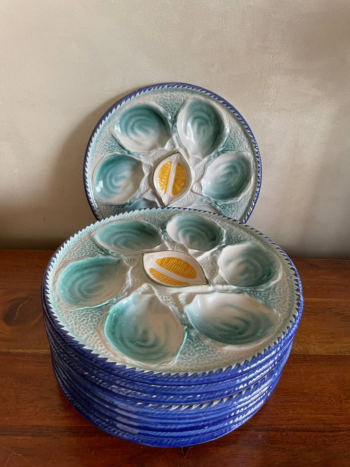 10 St Clément oyster plates