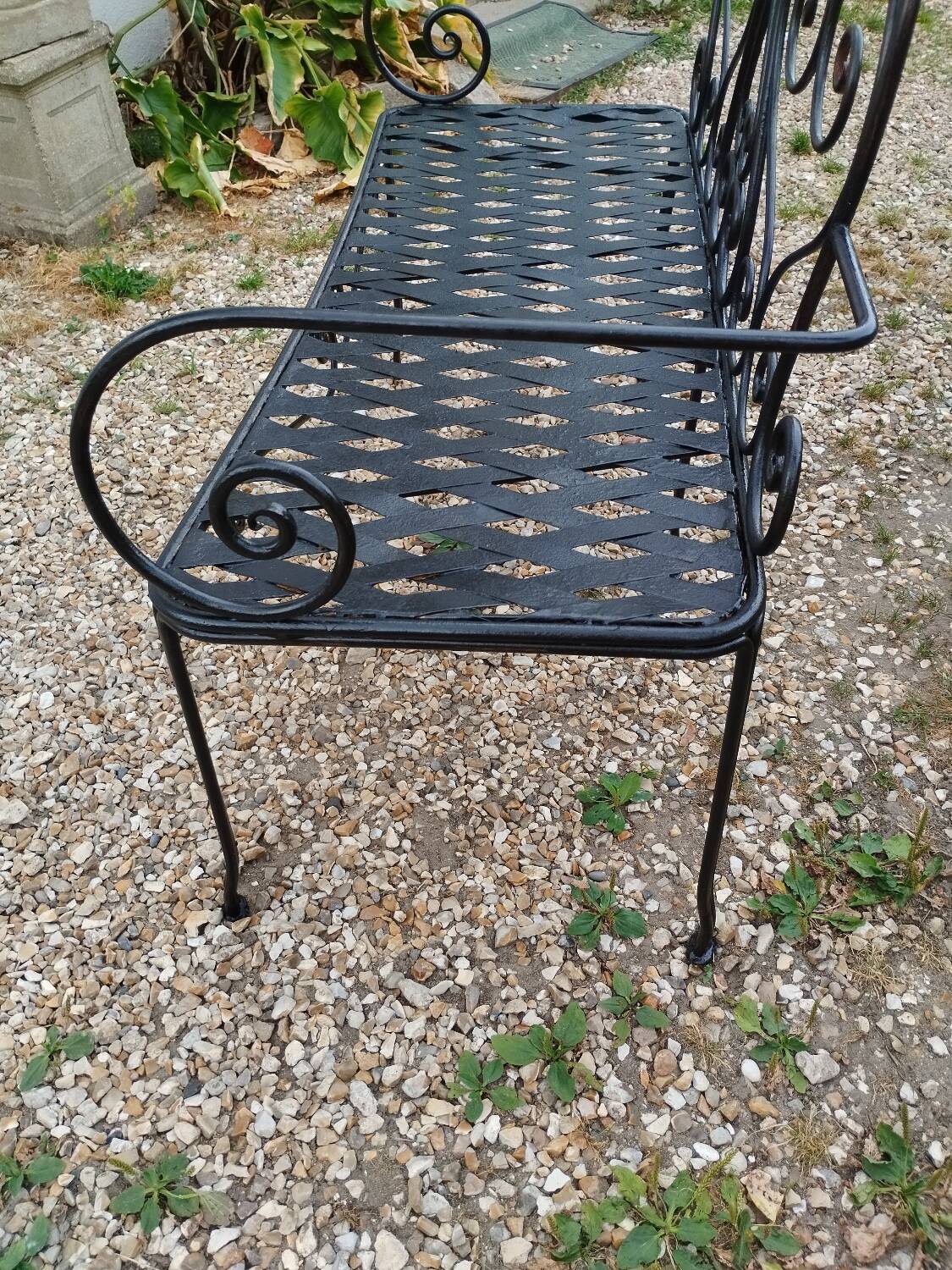 Beau banc de jardin en fer ancien