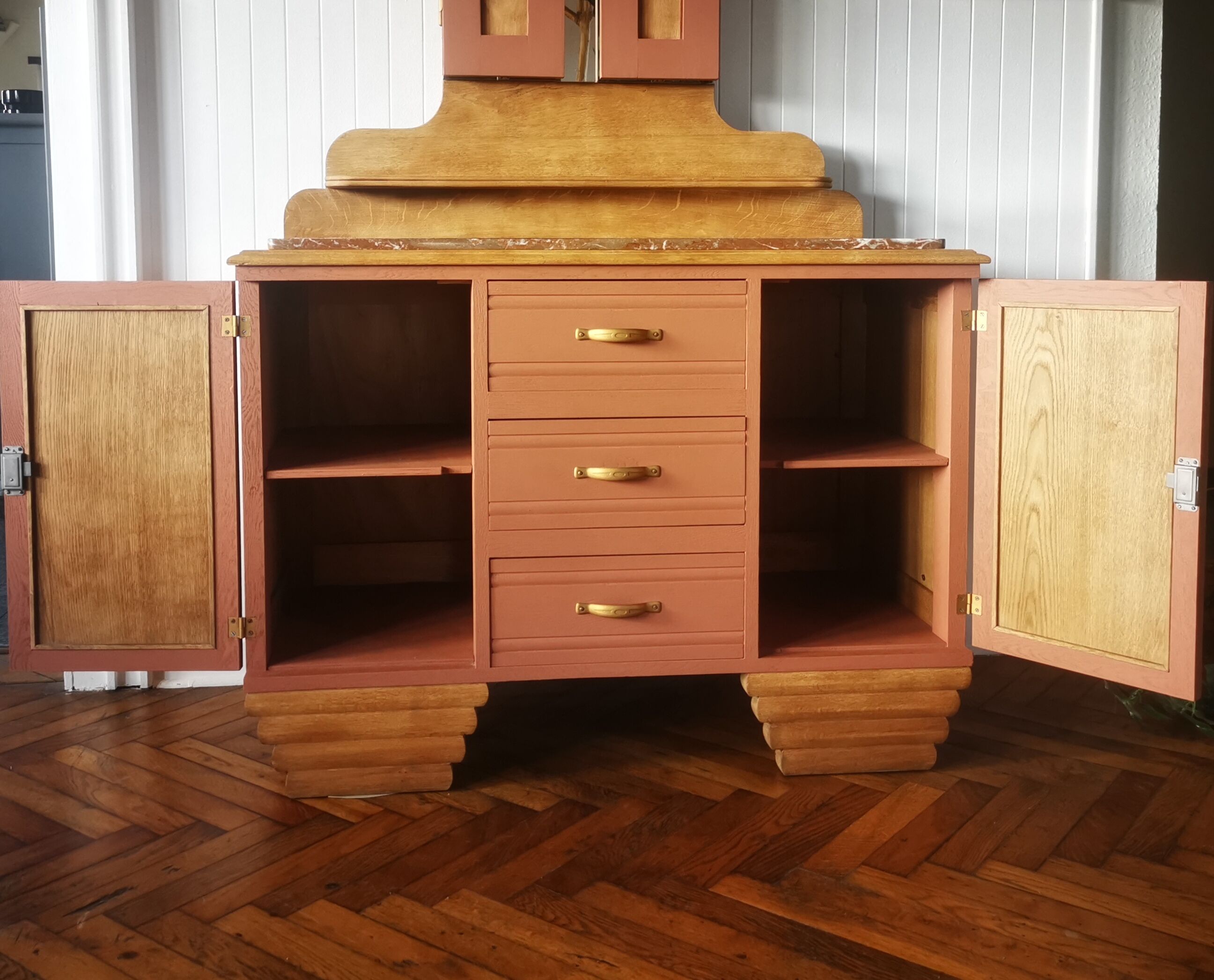 Art Deco hairdresser