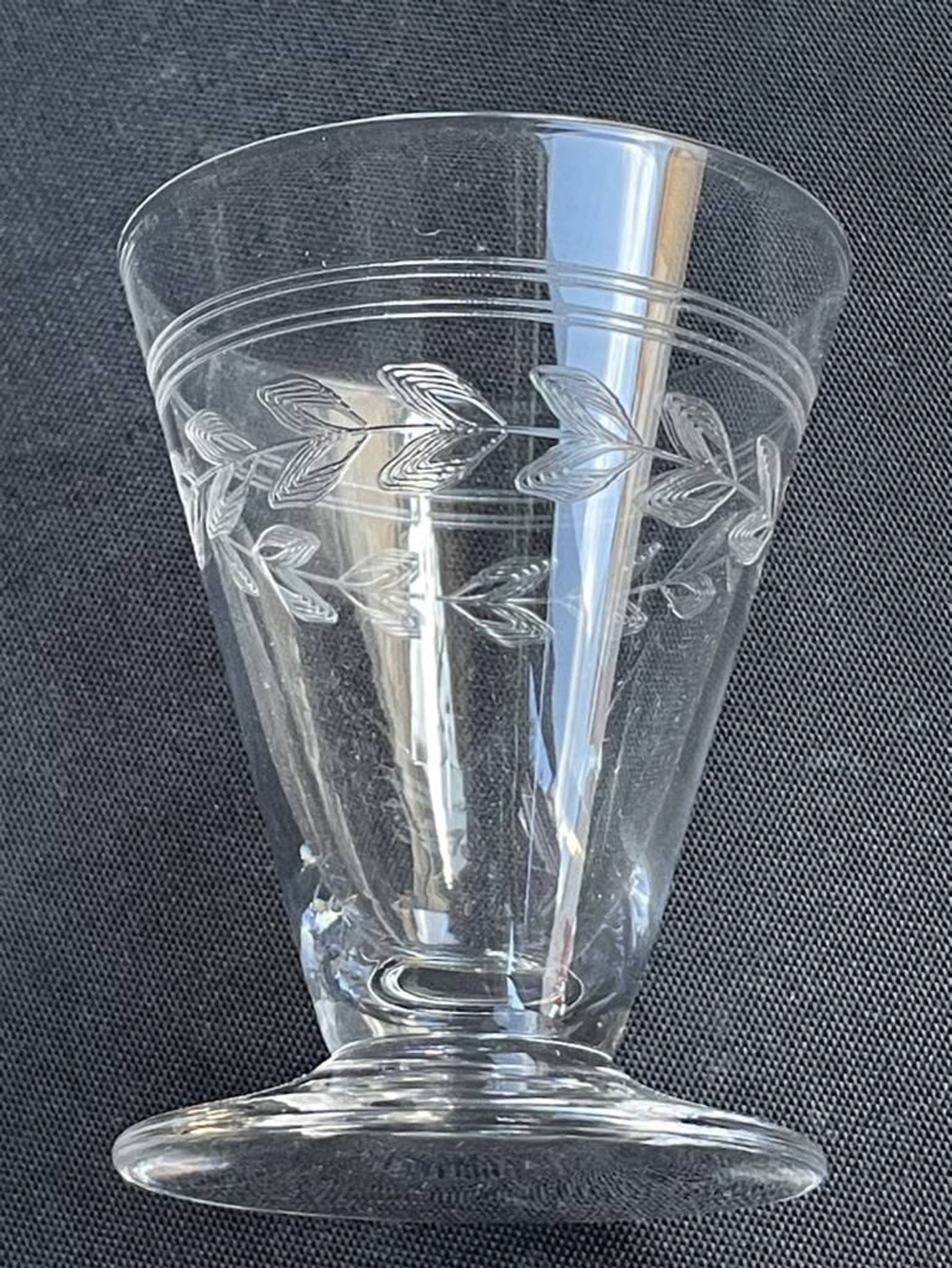 12 liqueur glasses – guilloché crystal – art deco