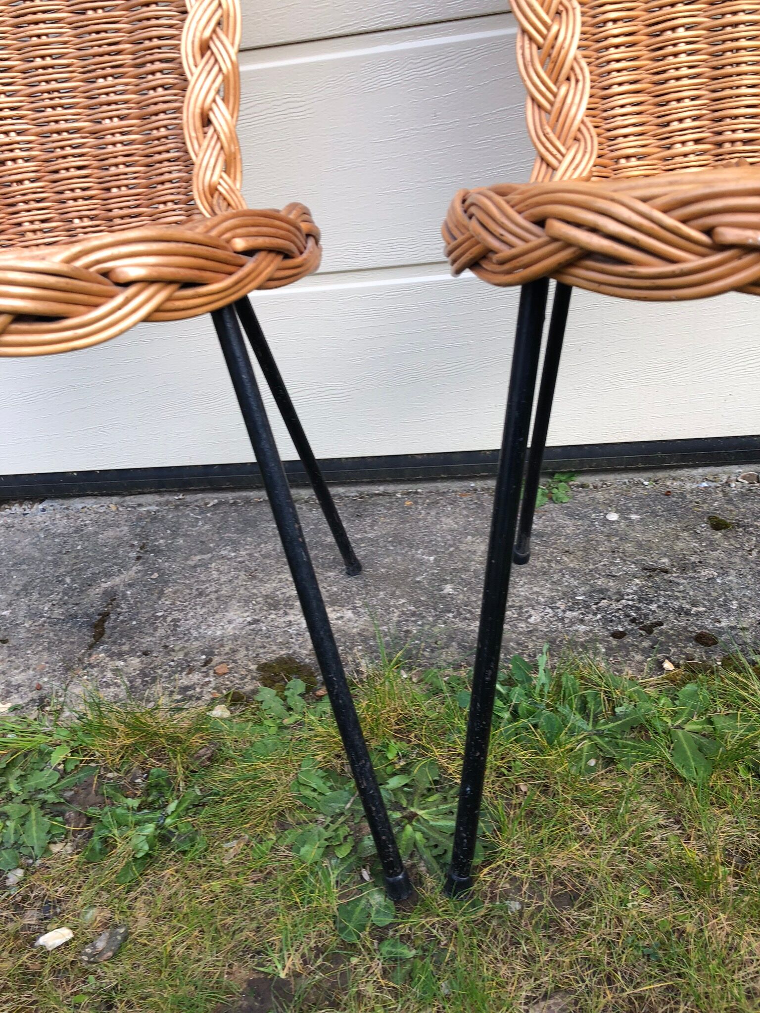 Paire de chaises en rotin pied métal noir