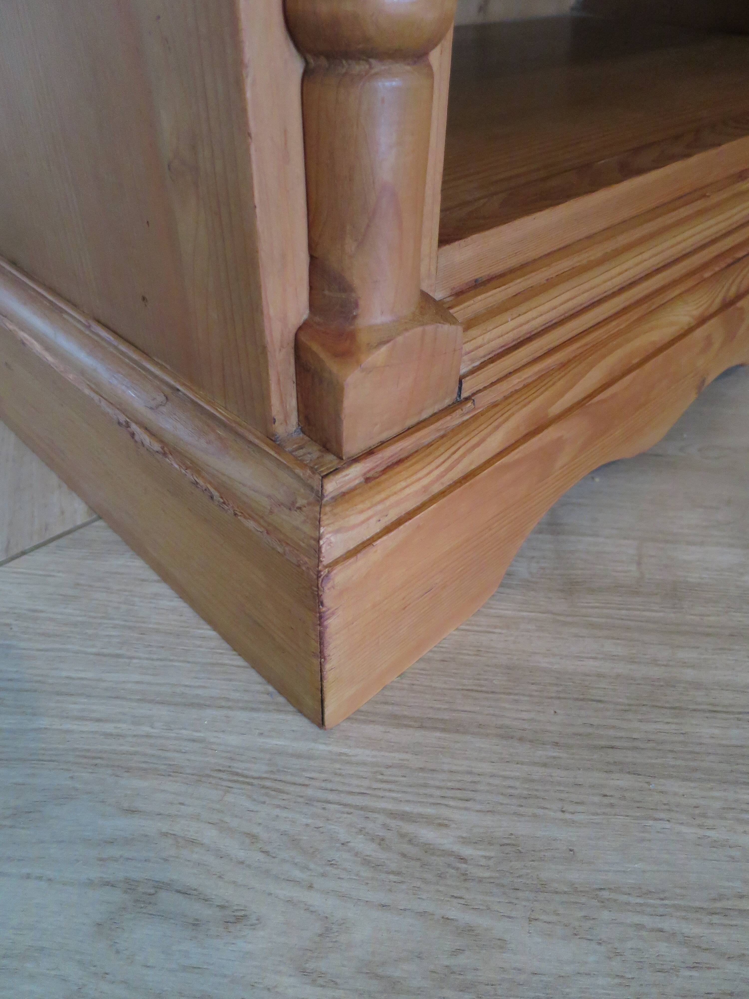 Solid wood bookcase – shabby chic style – adjustable shelves