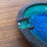 Ashtray or bowl in brutalist studio pottery by Gerhard Liebenthron, mid-century, 1960s, 1968.