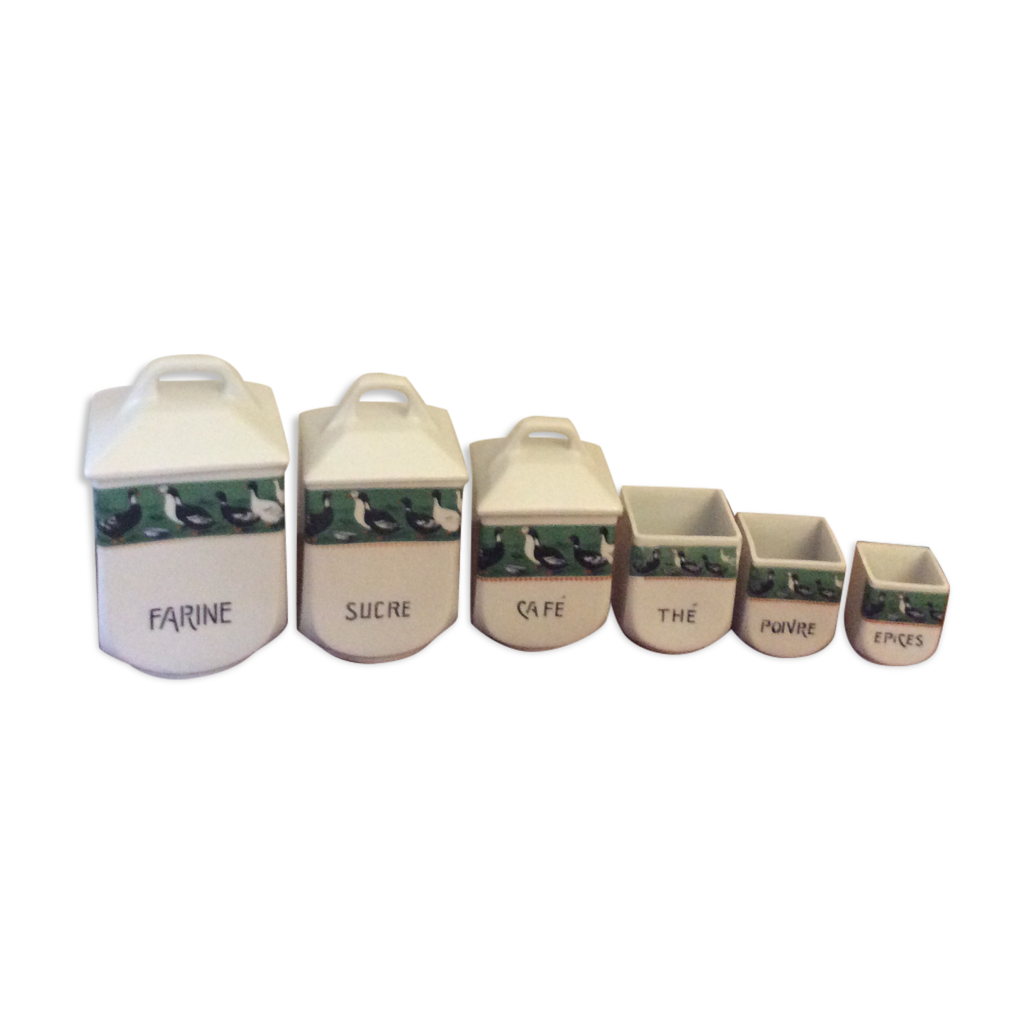 Set of 6 old pots with 3 trundle lids