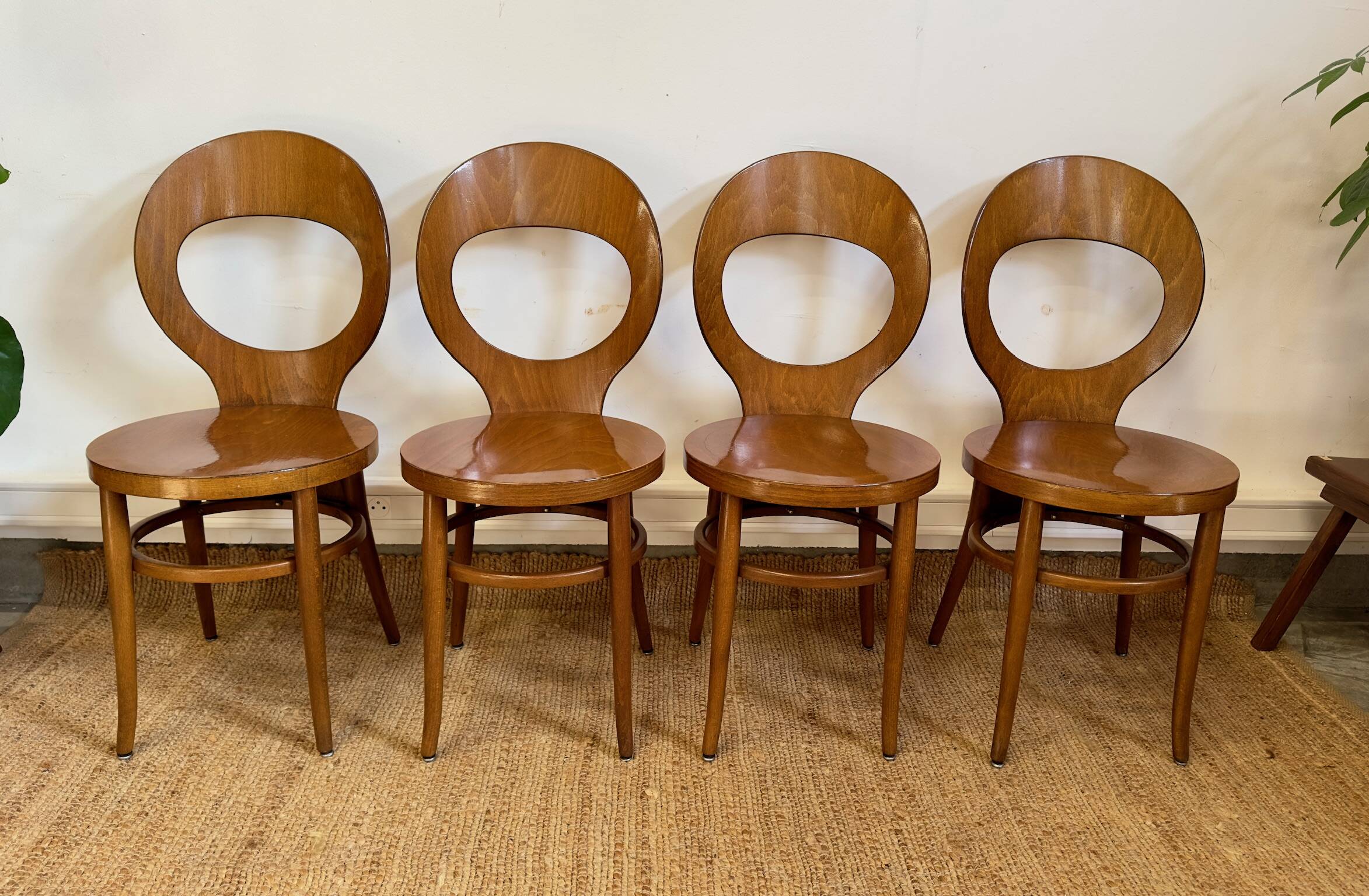 4 chaises bistrot Baumann modèle Mouette en bois courbé