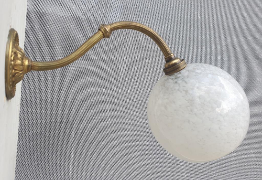 Brass wall lamp and cloudy glass Clichy art deco