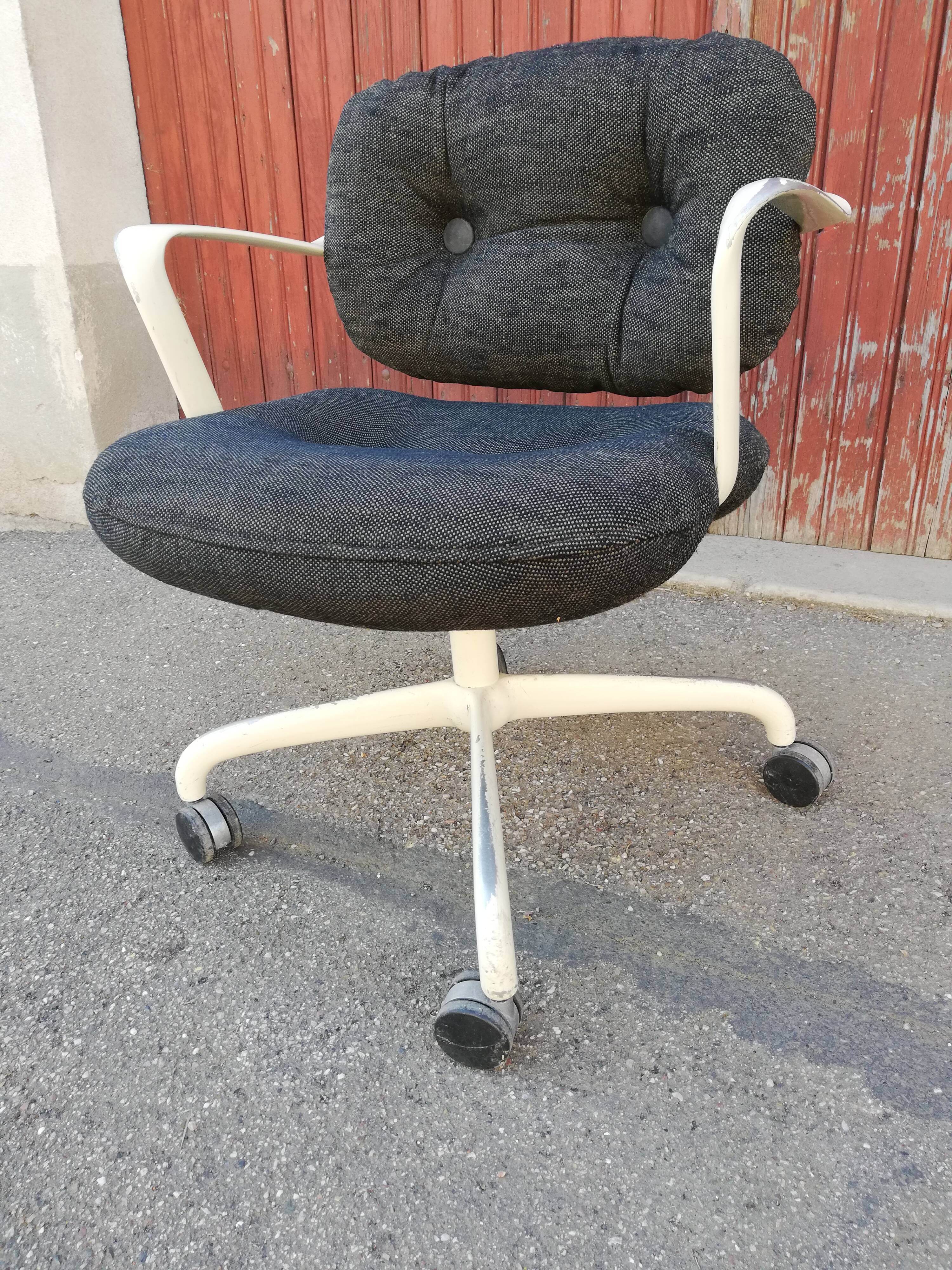 Armchair on wheels by Morrison & Hannah edition Knoll