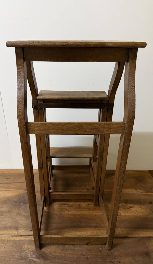 Tabouret se transformant en escabeau