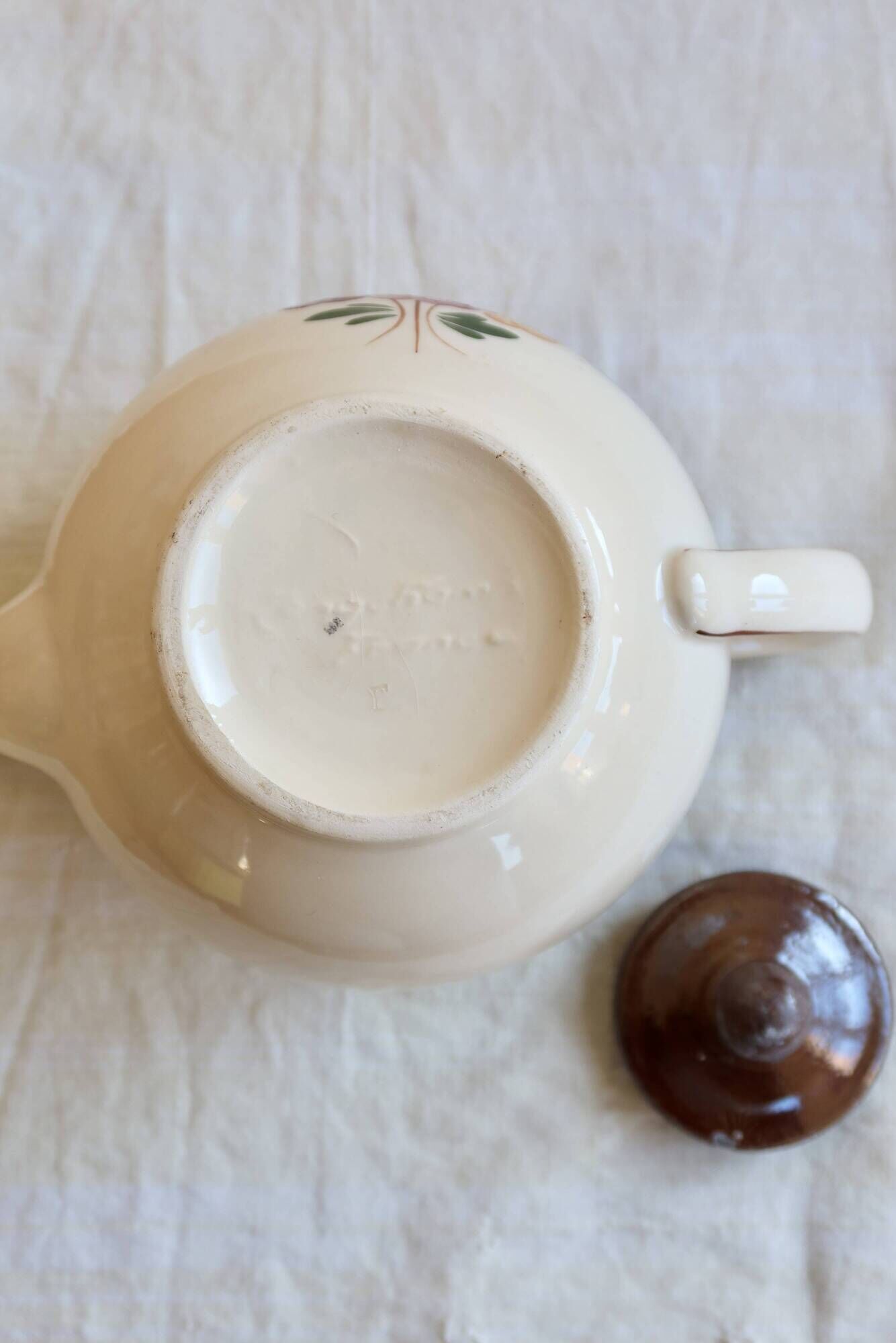 Vintage pouring teapot in Longchamp earthenware, Agen model.