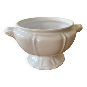 Moustier tureen