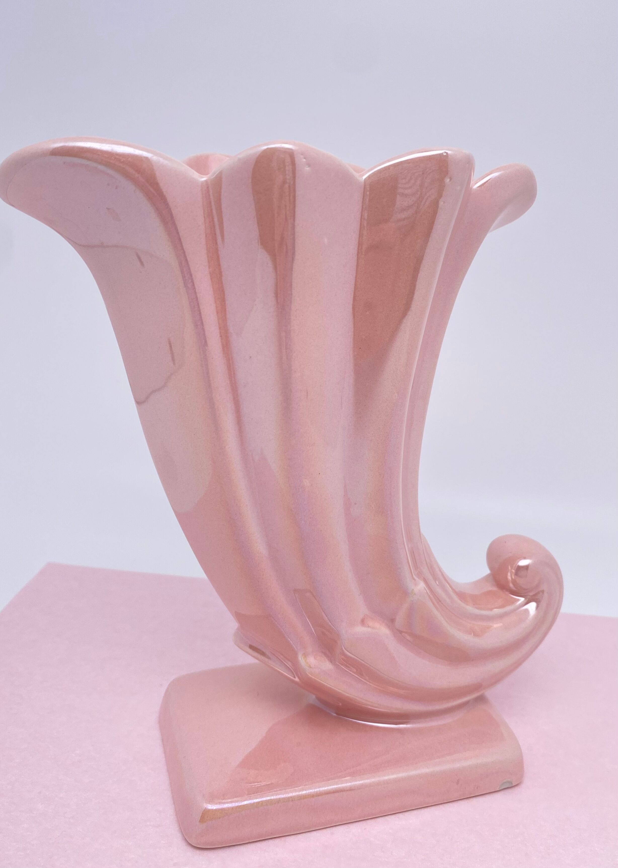 Iridescent pink vase year 80