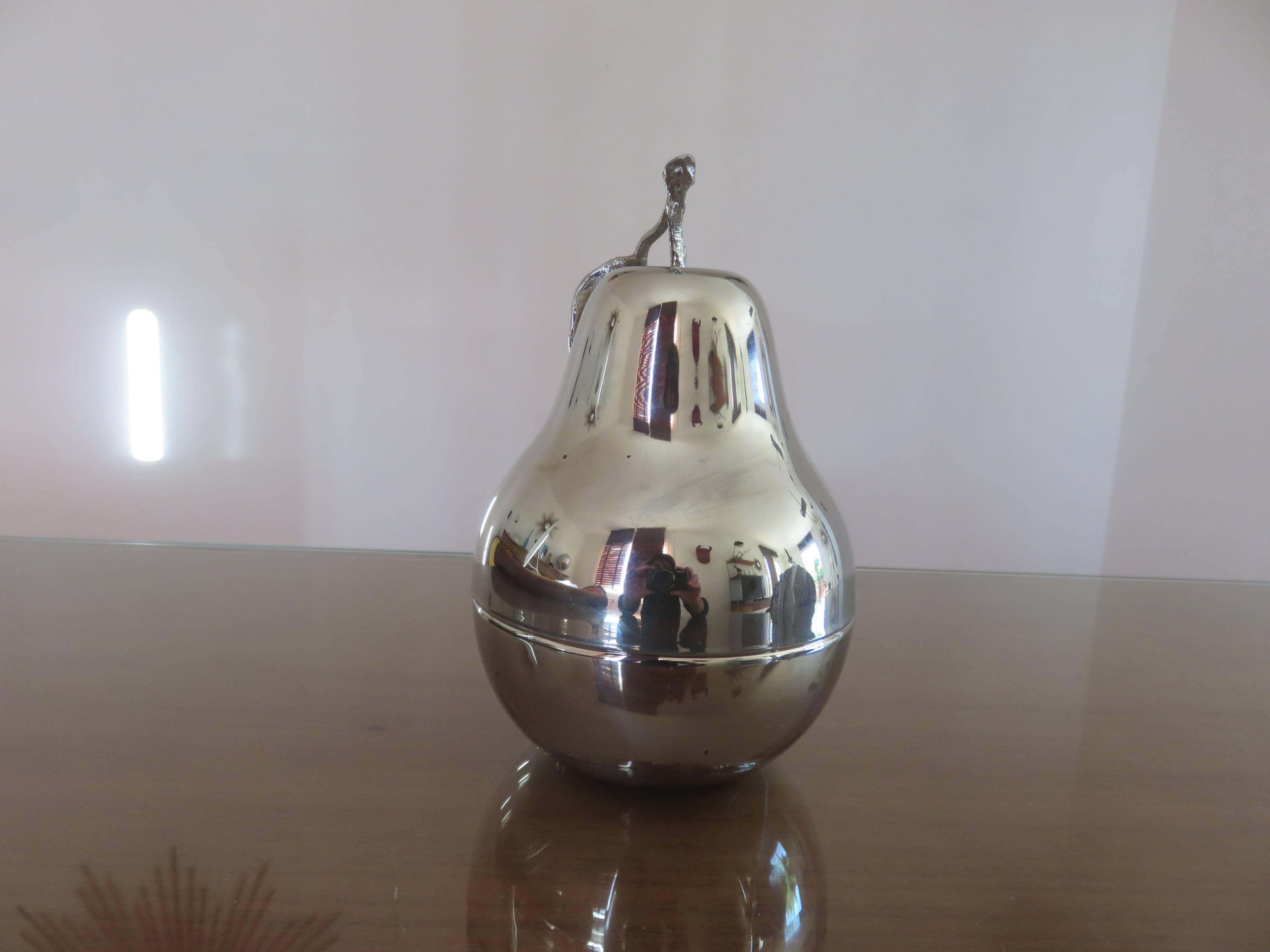 “Pear” sugar bowl in silver metal from the 70s