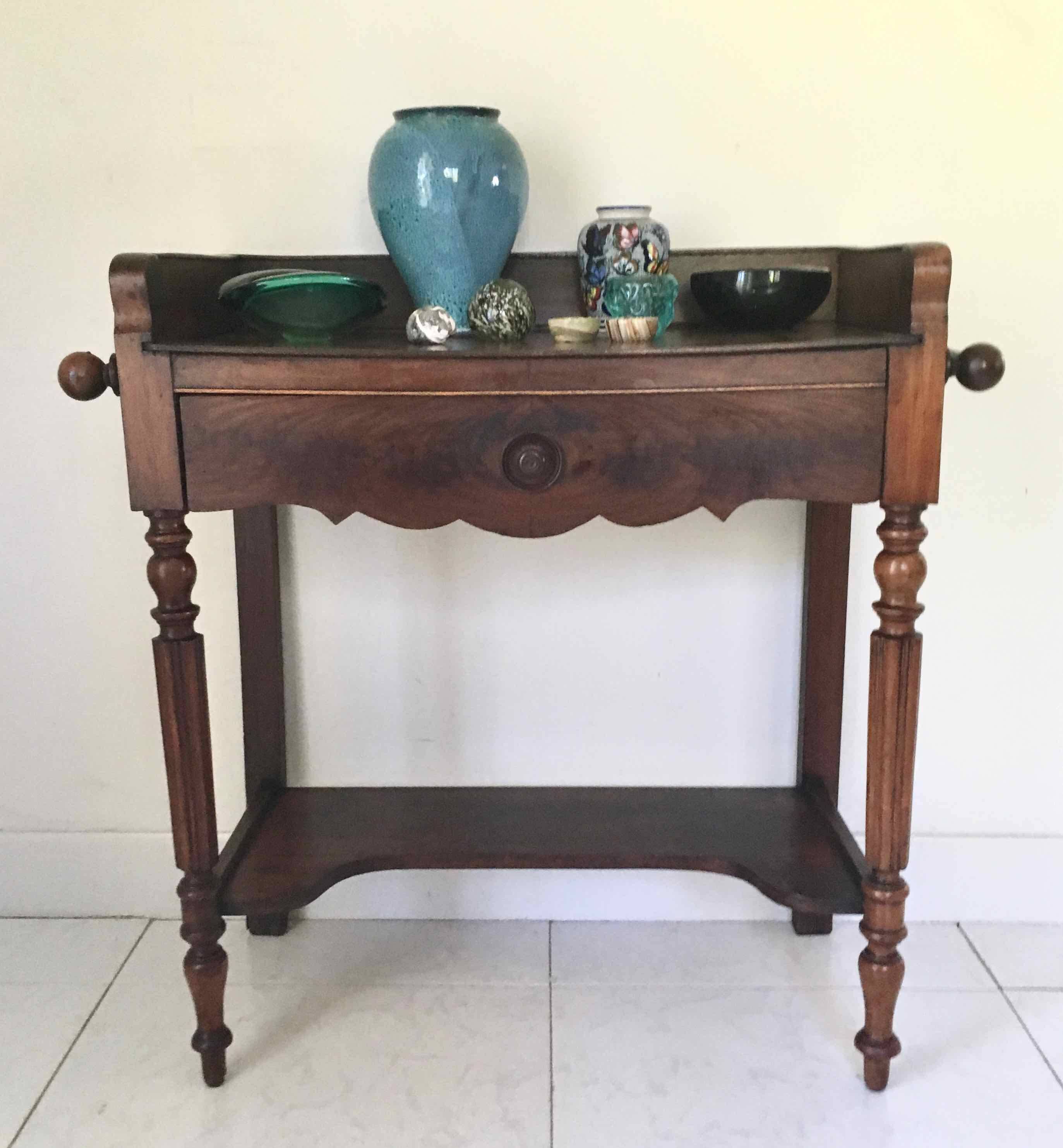 Table de toilette ou console