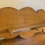 Cloud-shaped shelf made of solid wood