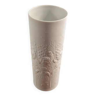 Beautiful white porcelain vase by Bjørn Wiinblad from the 60s