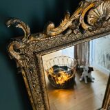 Miroir doré en bois