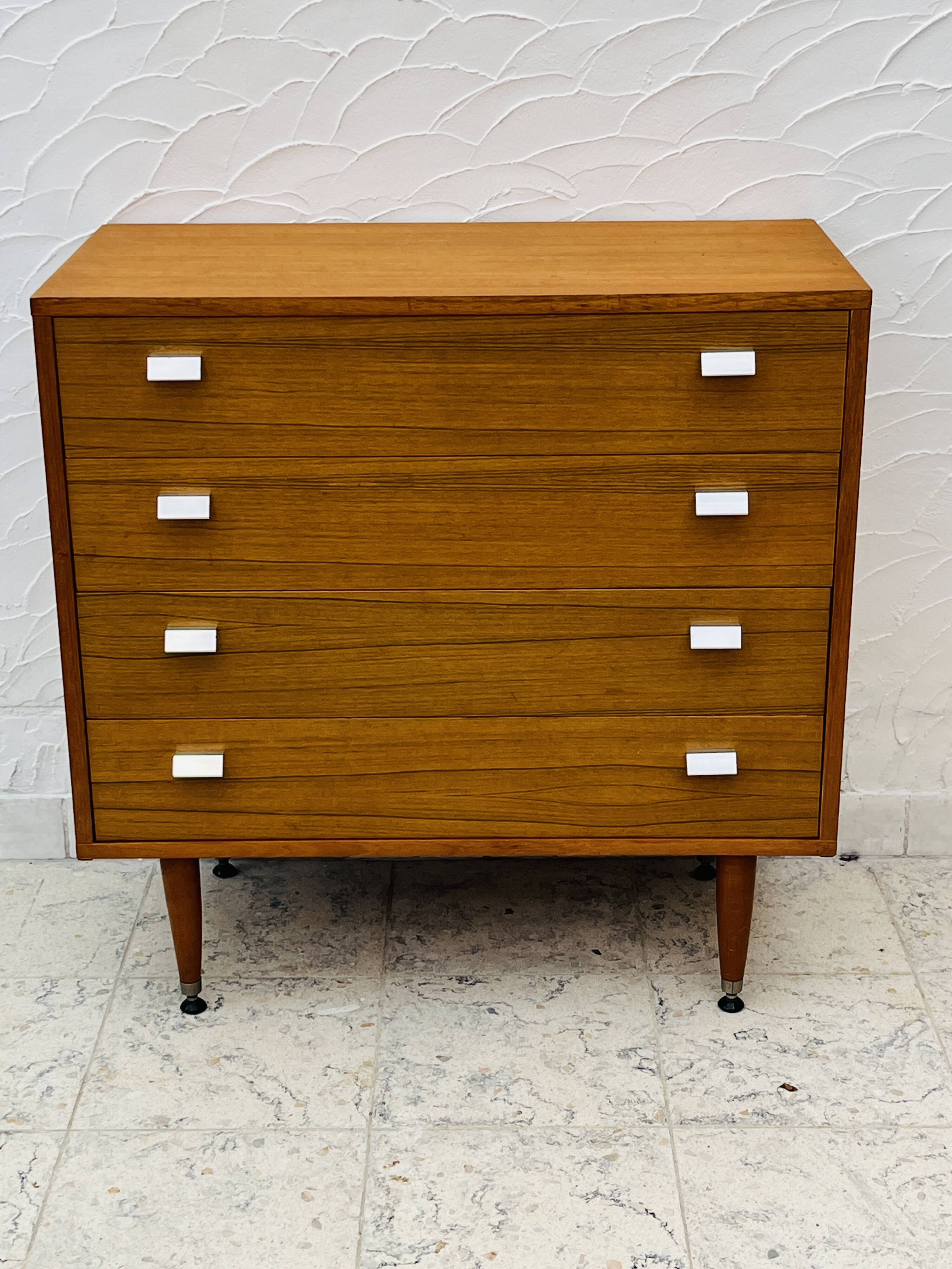 Vintage teak chest of drawers with 4 drawers from the 1960s in G-Plan style.