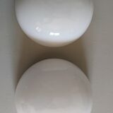 2 ceiling lights/globes