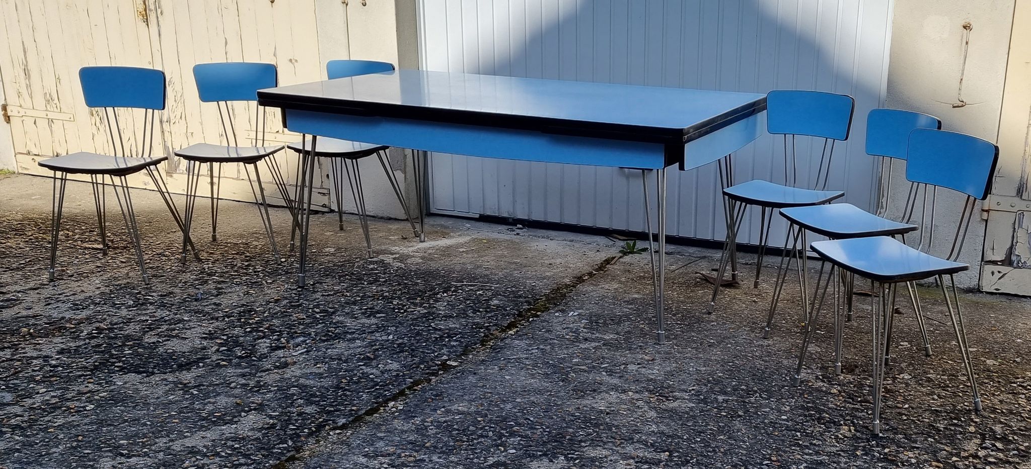 Large blue formica table, SIF brand, vintage, eiffel legs, and its 6 chairs, 50s