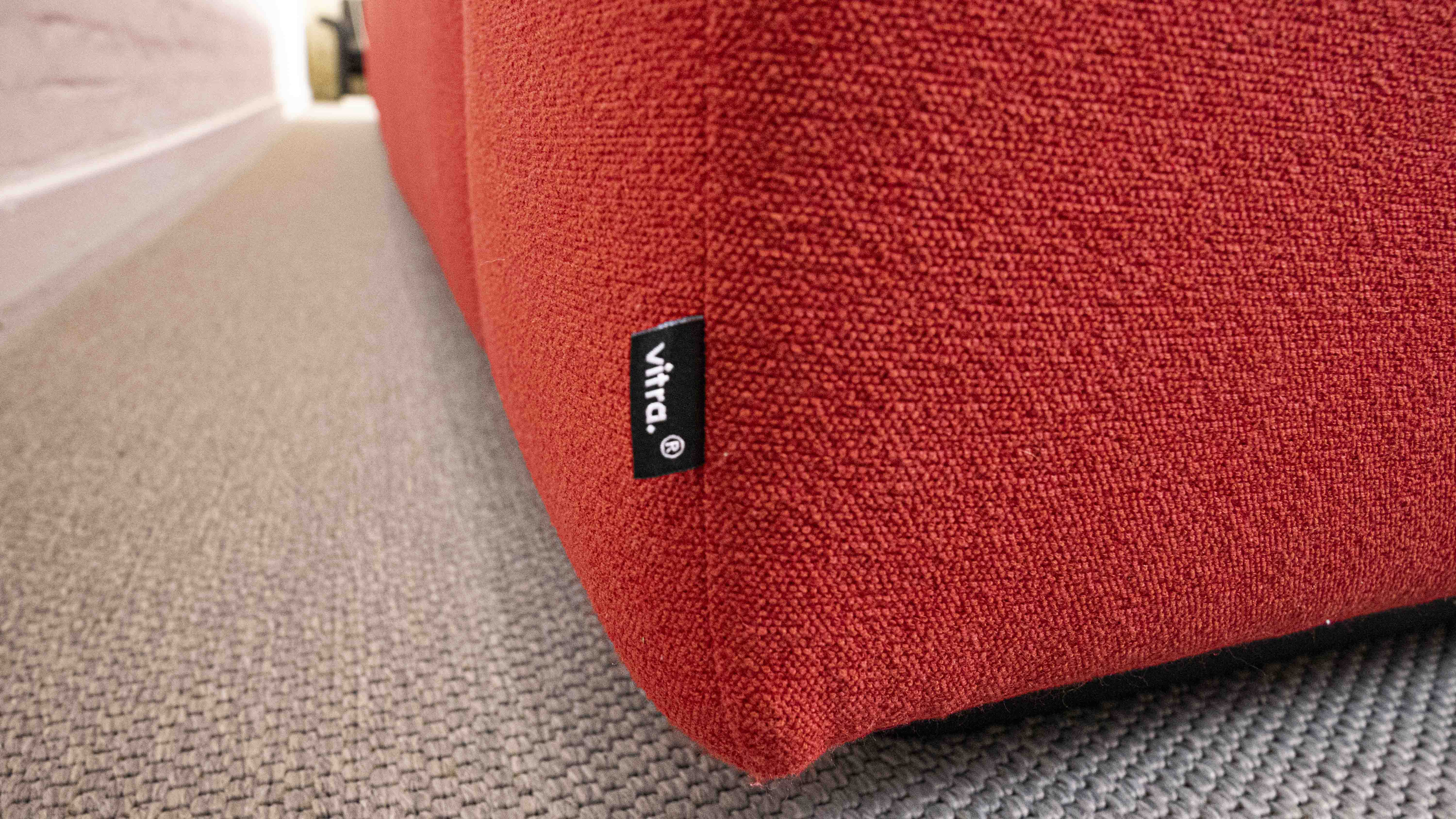 Vitra modular soft 5-seat sofa by Jasper Morrison in red Fabric